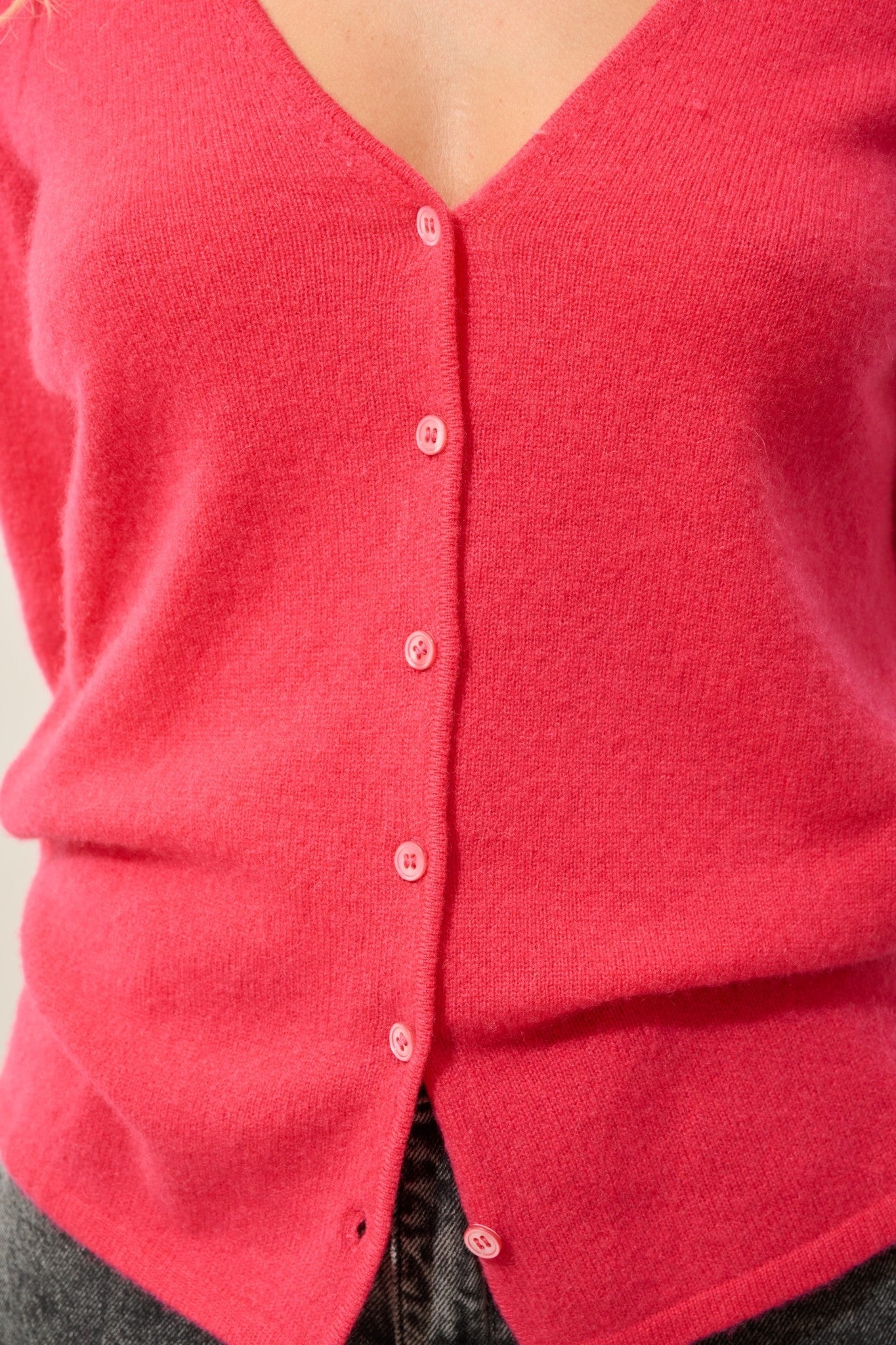 chalais cardigan col v magenta red 100% cachemire