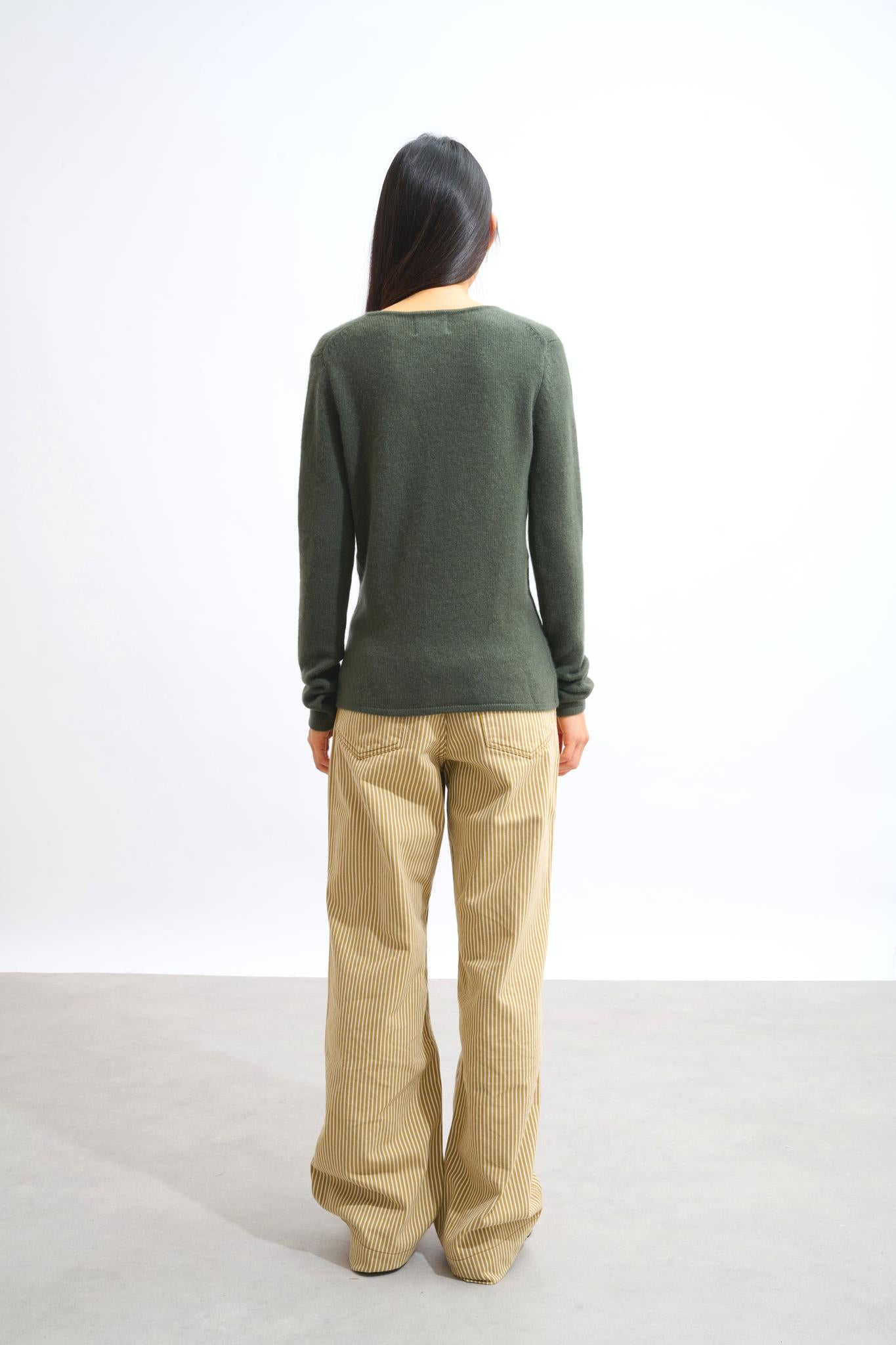 CHELSEA pull col v 4 fils kaki 100% cachemire