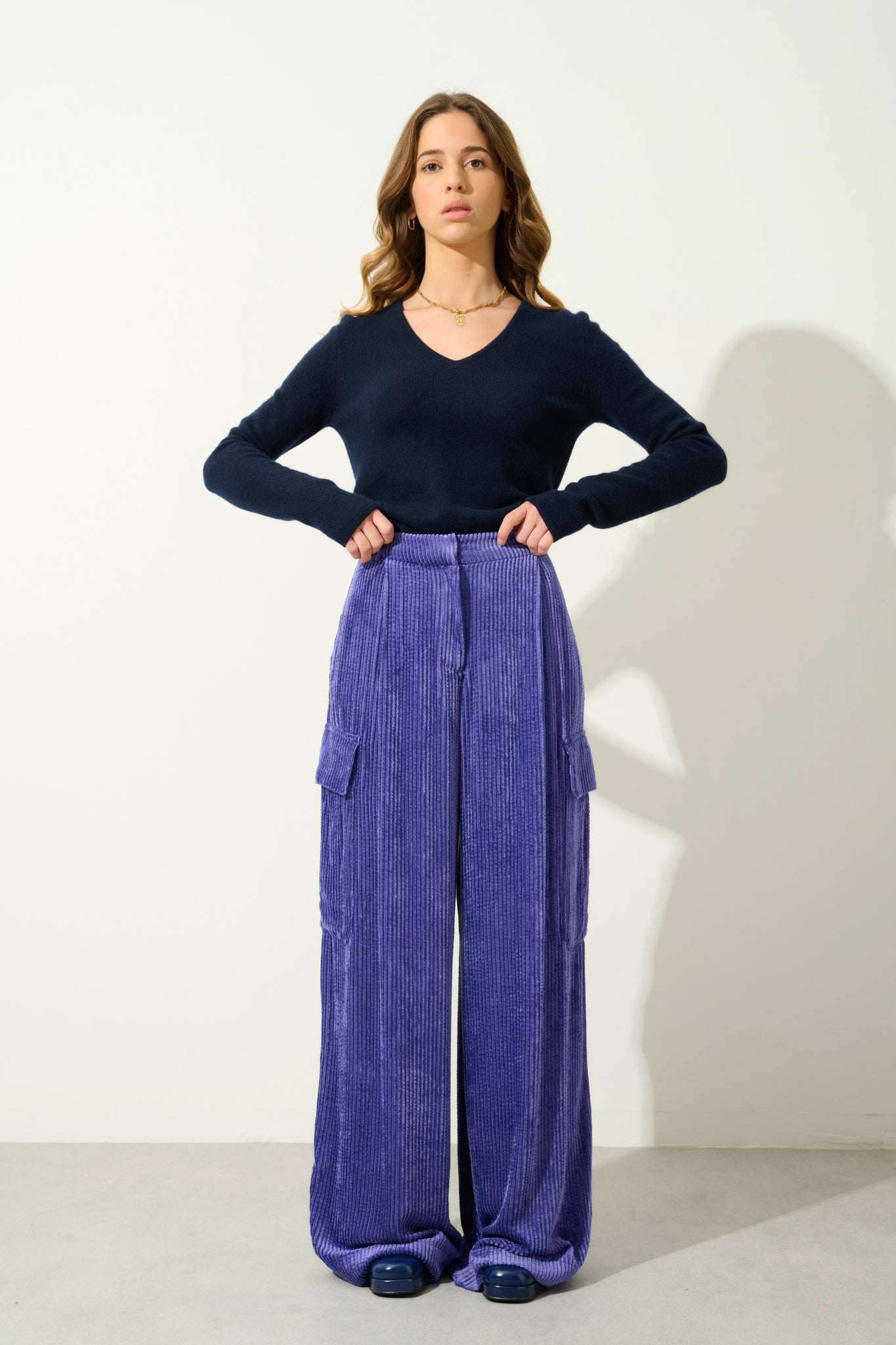 CHELSEA pull col v 4 fils navy 100% cachemire