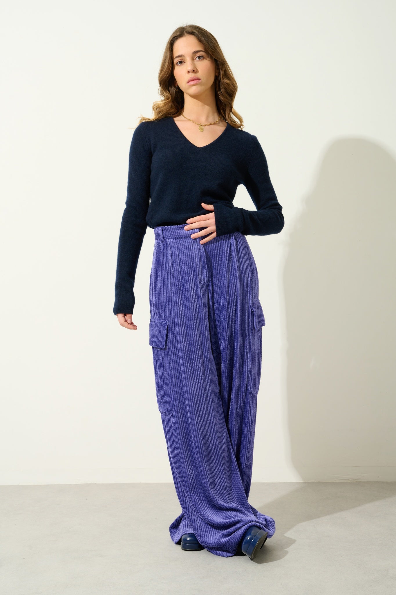 CHELSEA pull col v 4 fils navy 100% cachemire