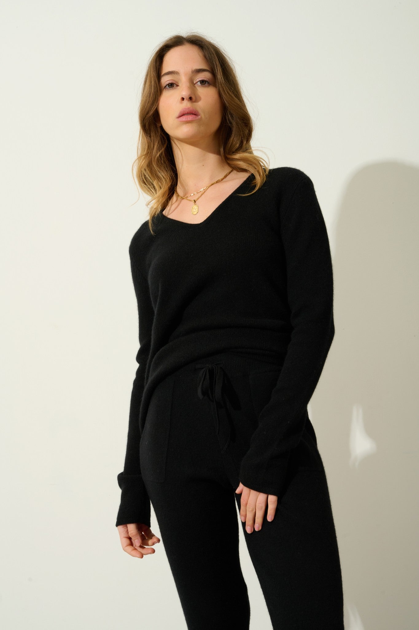 chelsea pull col v 4 fils noir 100% cachemire