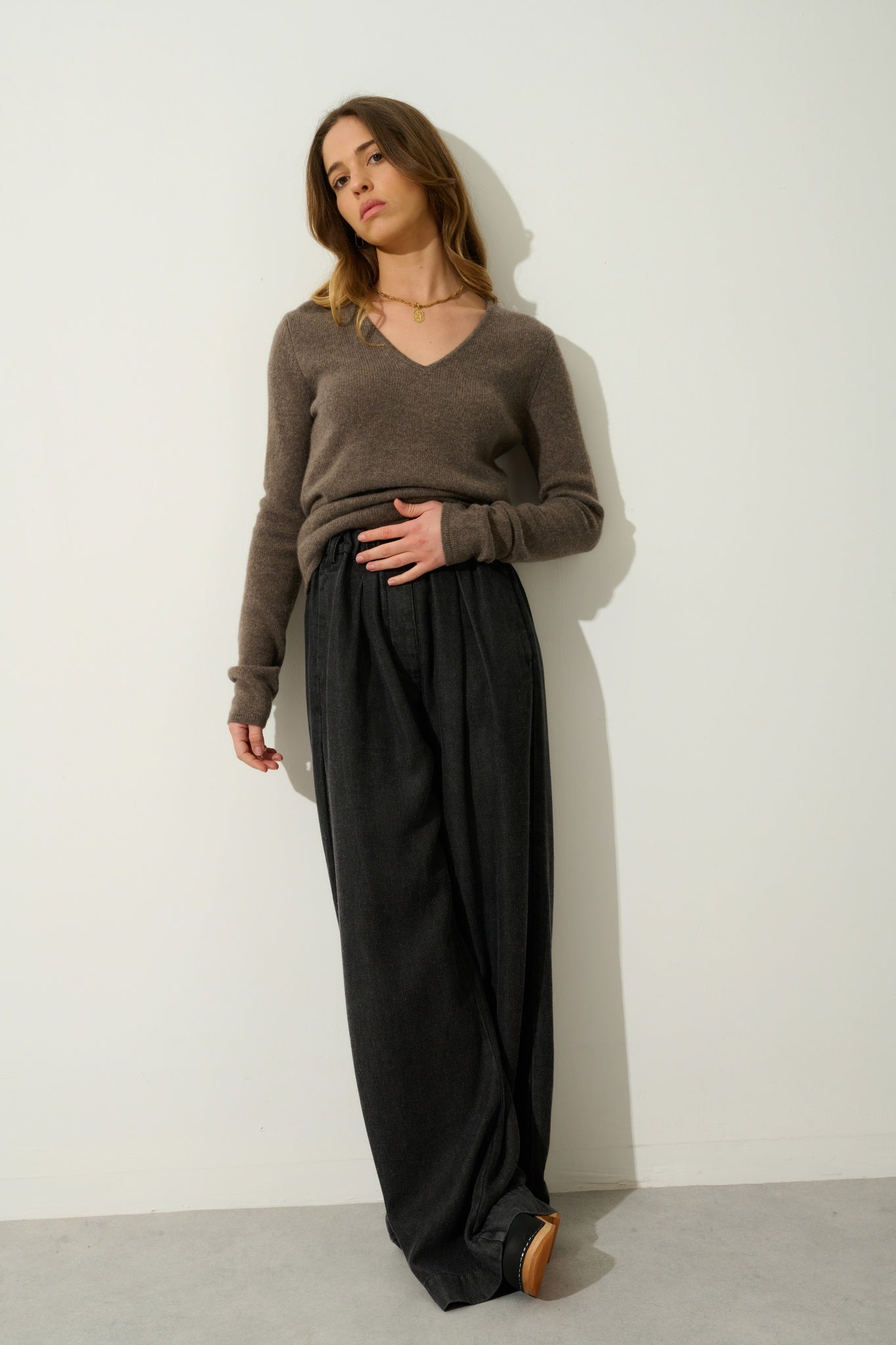 CHELSEA v-neck 4-thread taupe mottled sweater 100% cashmere