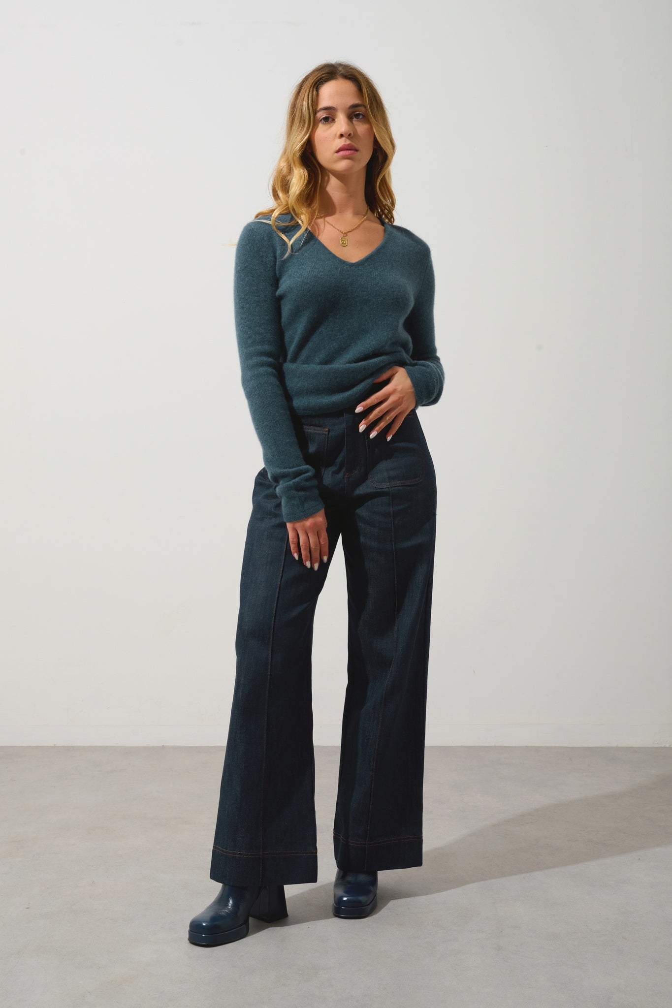 CHELSEA 4-fädiger V-Ausschnitt Pullover in meliertem Entengrün, 100% Kaschmir