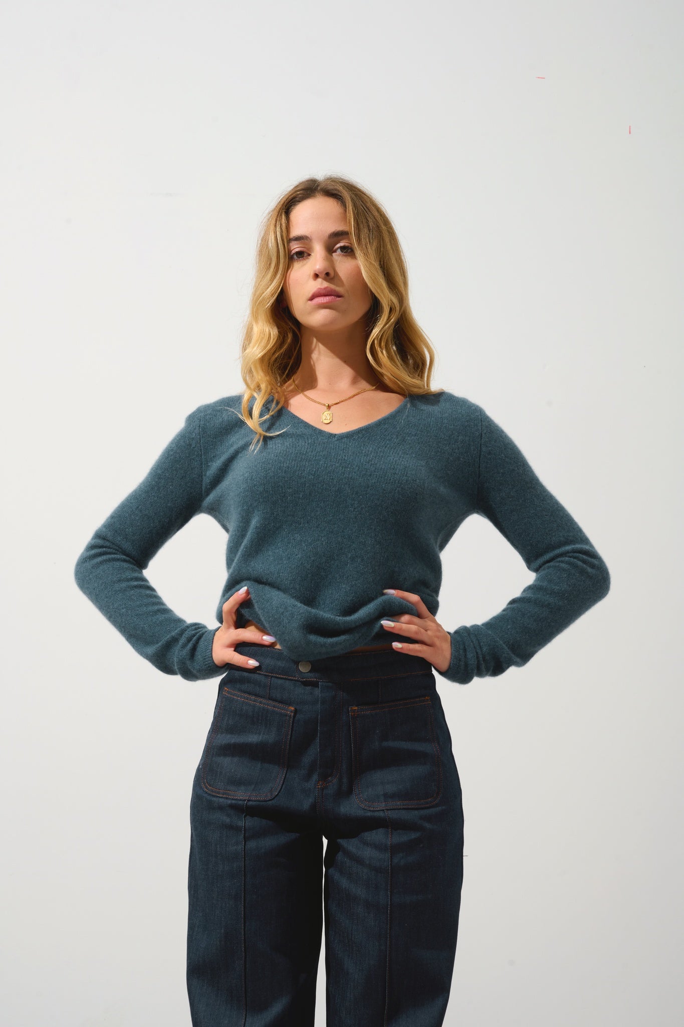 CHELSEA 4-fädiger V-Ausschnitt Pullover in meliertem Entengrün, 100% Kaschmir