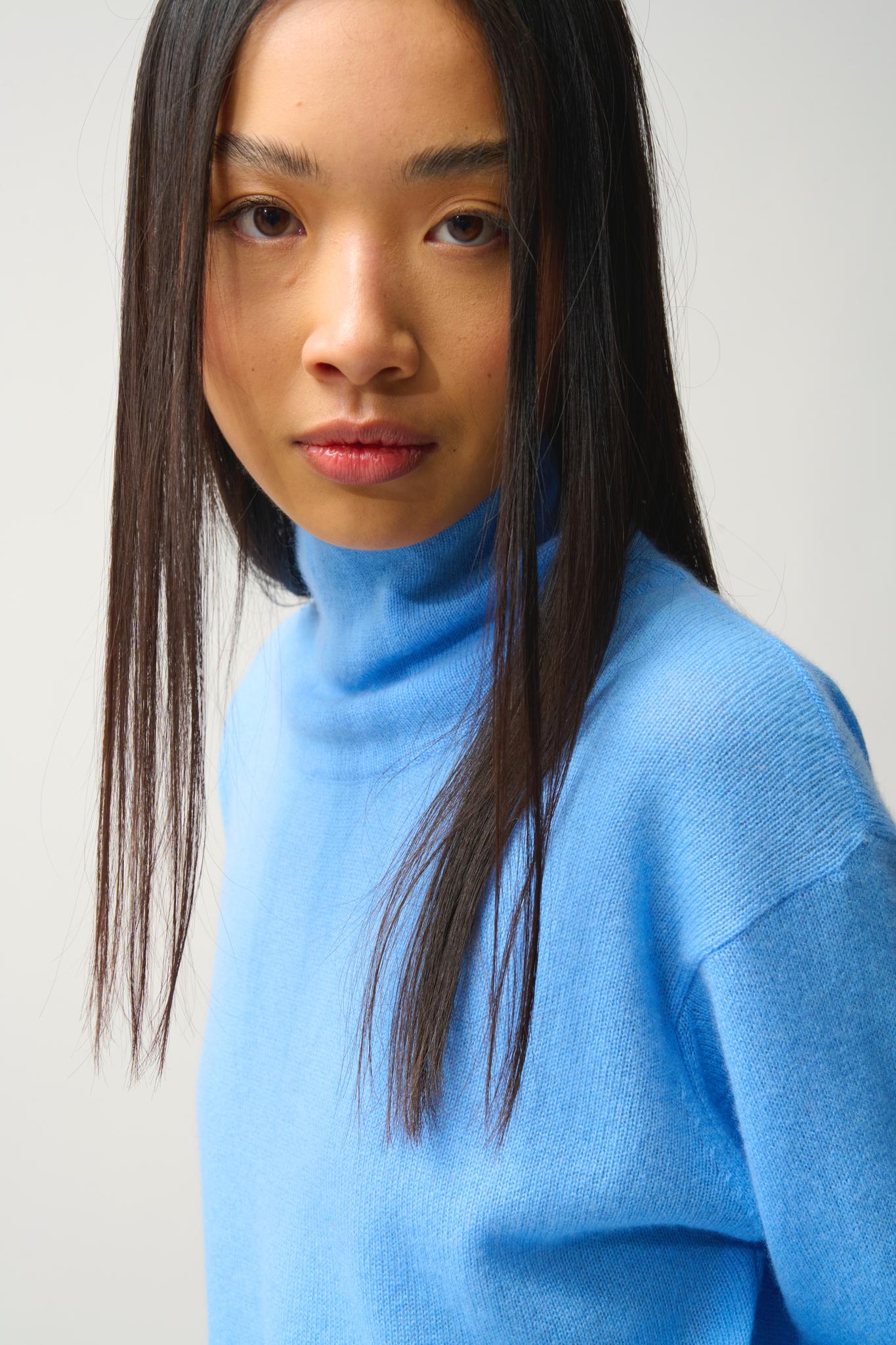 CHEVIOT pull col montant bénitier baby blue 100% cachemire