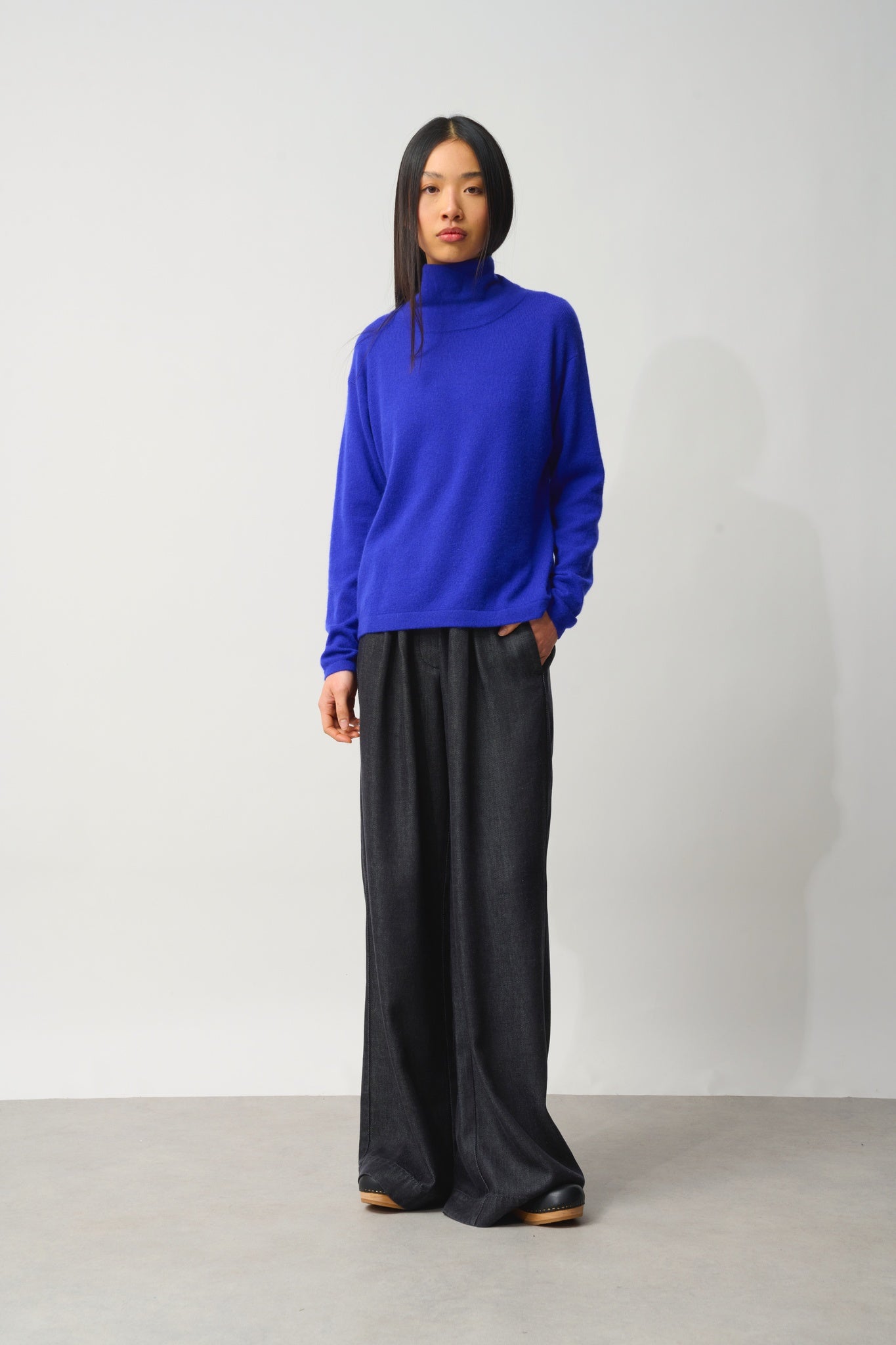 CHEVIOT pull col montant bénitier indigo 100% cachemire