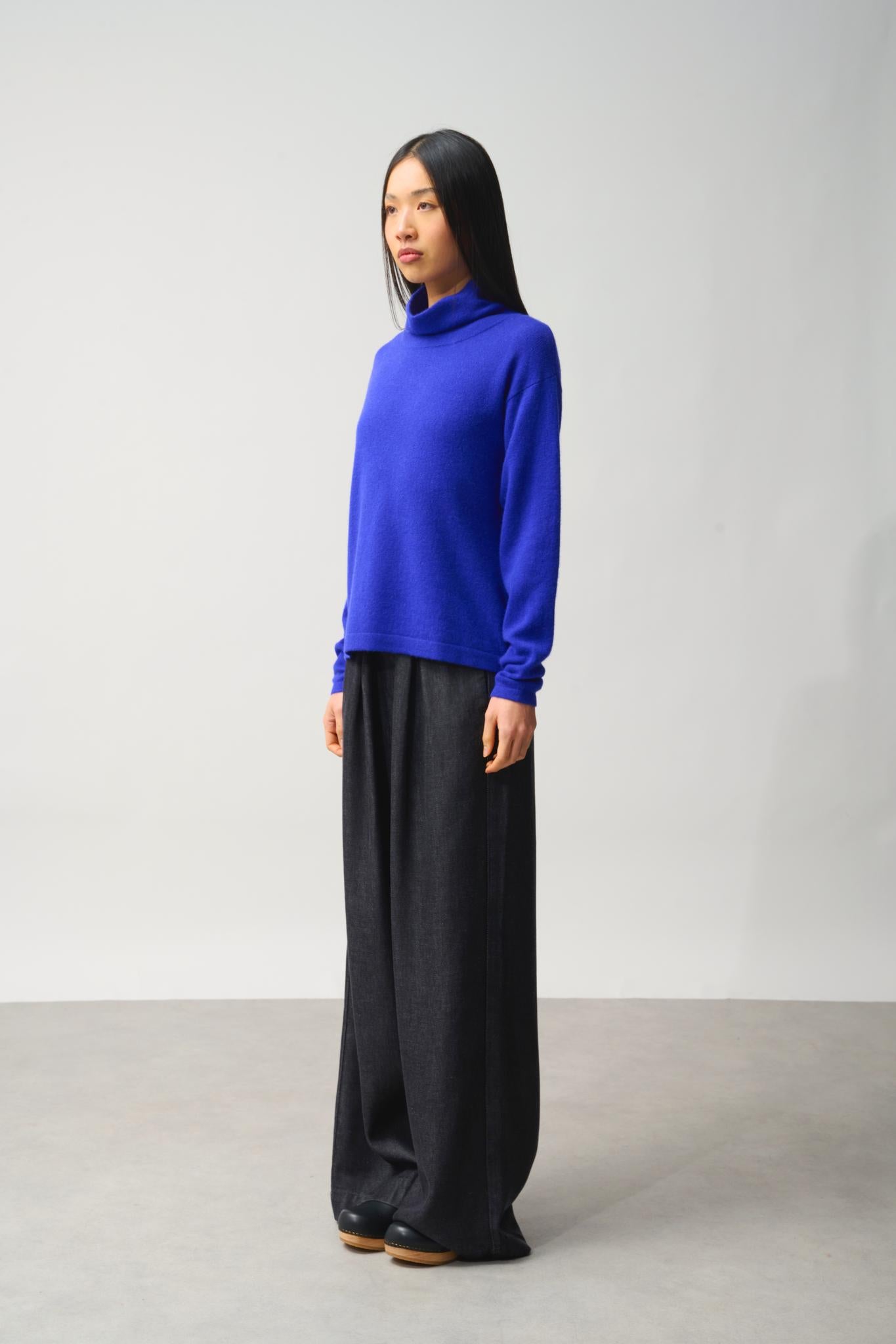 CHEVIOT pull col montant bénitier indigo 100% cachemire