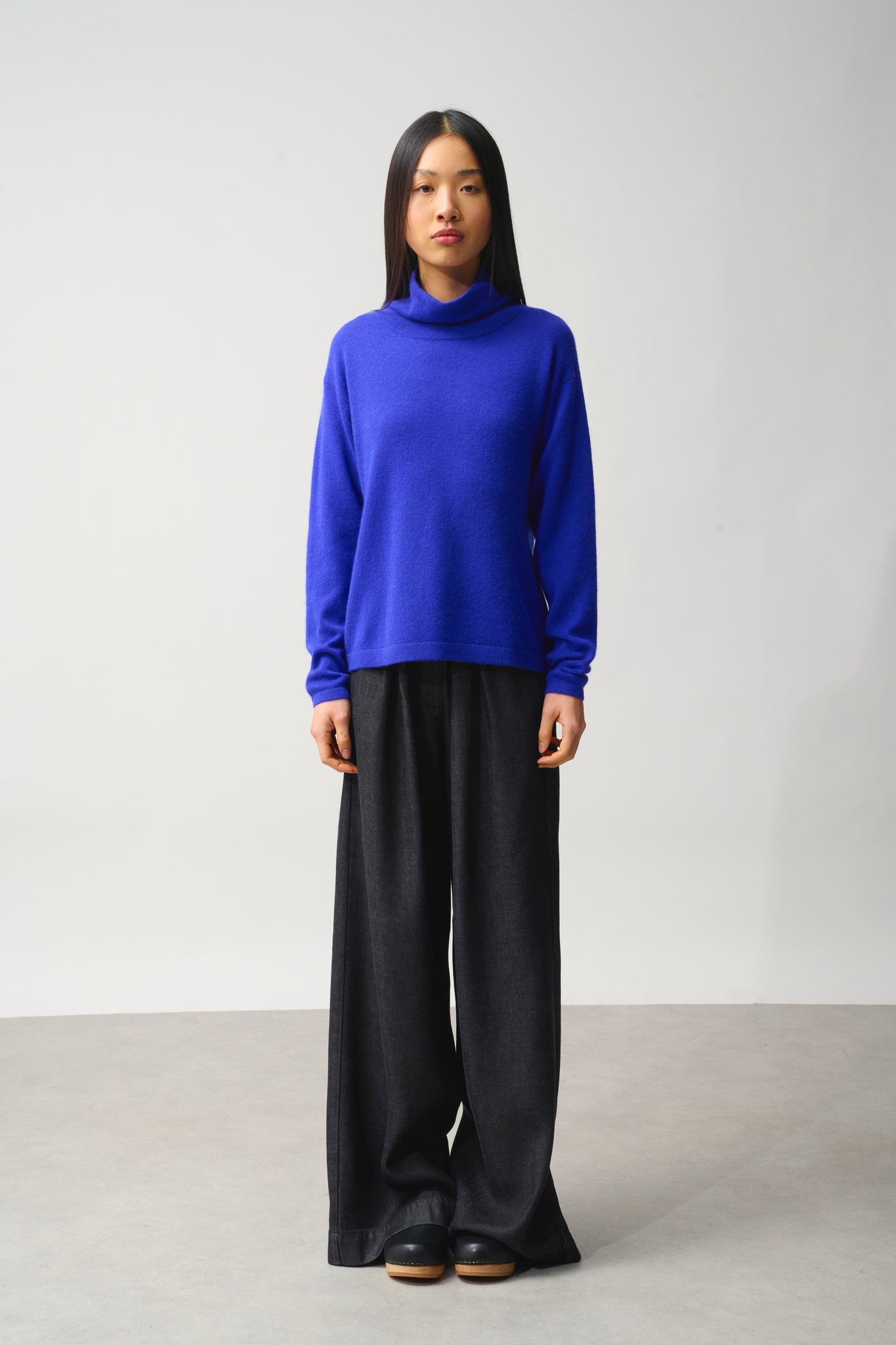 CHEVIOT pull col montant bénitier indigo 100% cachemire