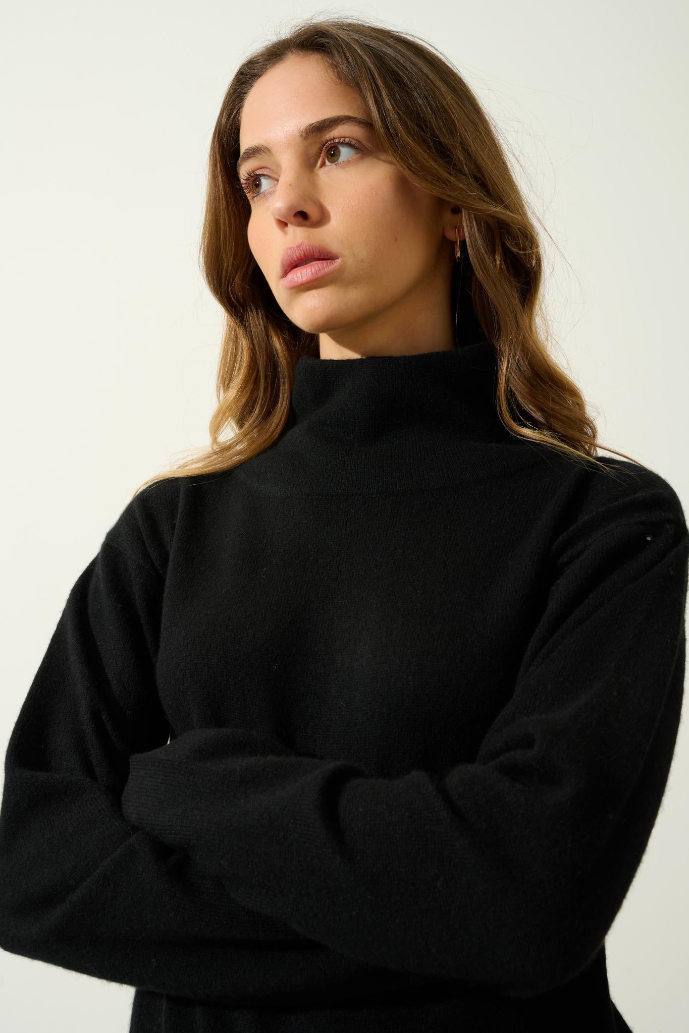 CHEVIOT black cowl neck sweater 100% cashmere