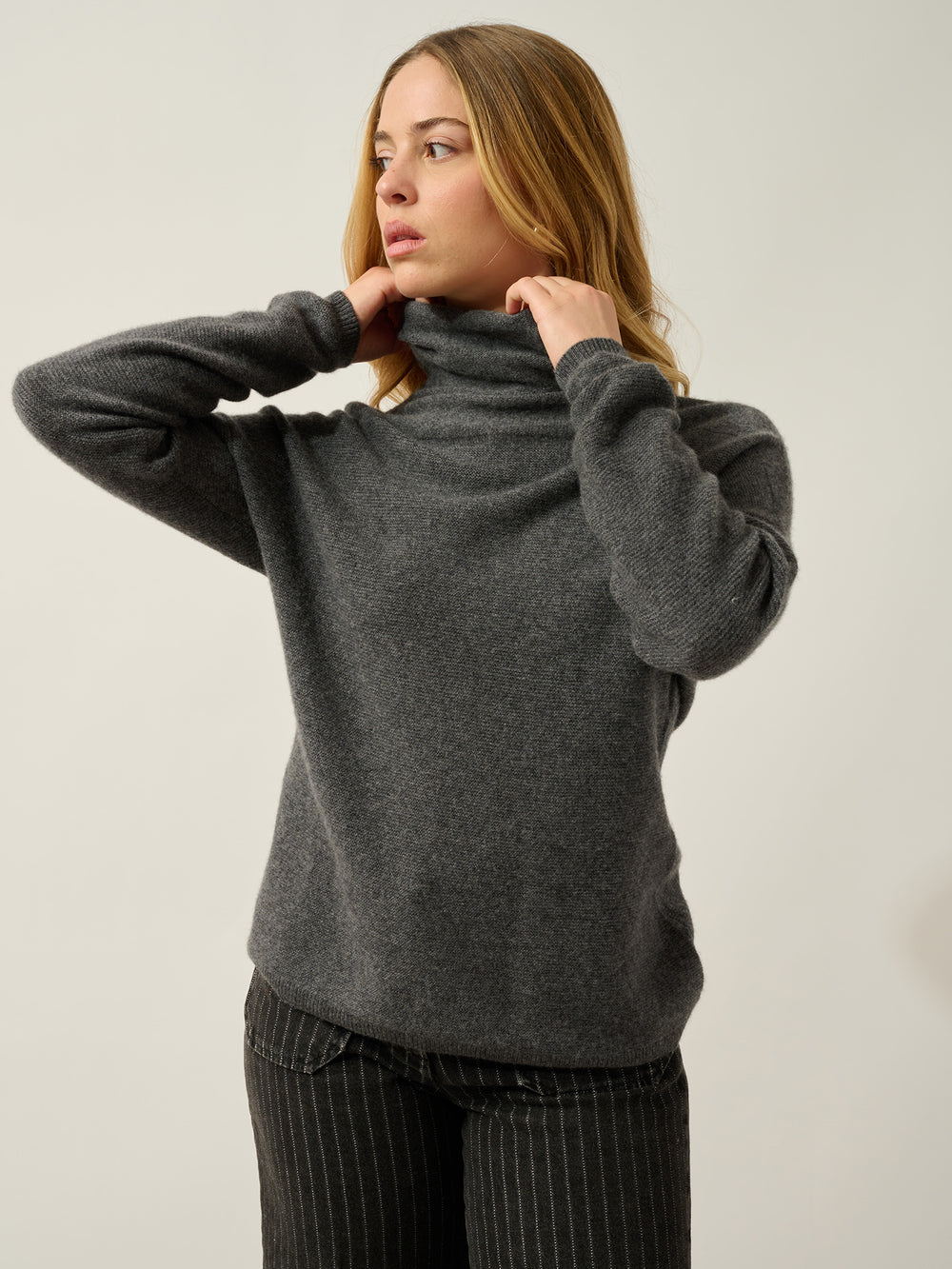 COLLIN pull col roulé anthracite chiné 100% cachemire