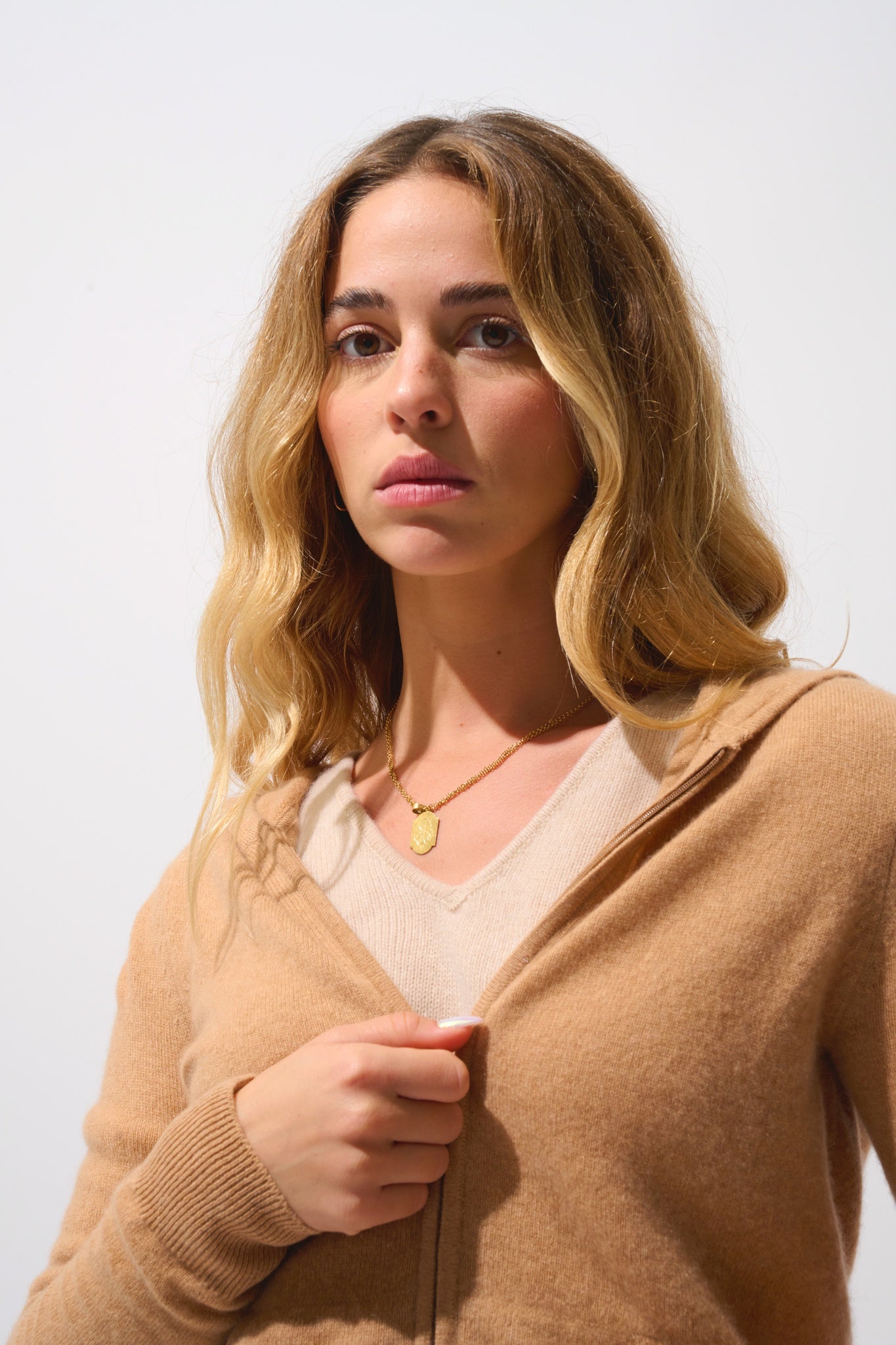 COLOMBIS gilet zippé capuche sahara 100% cachemire