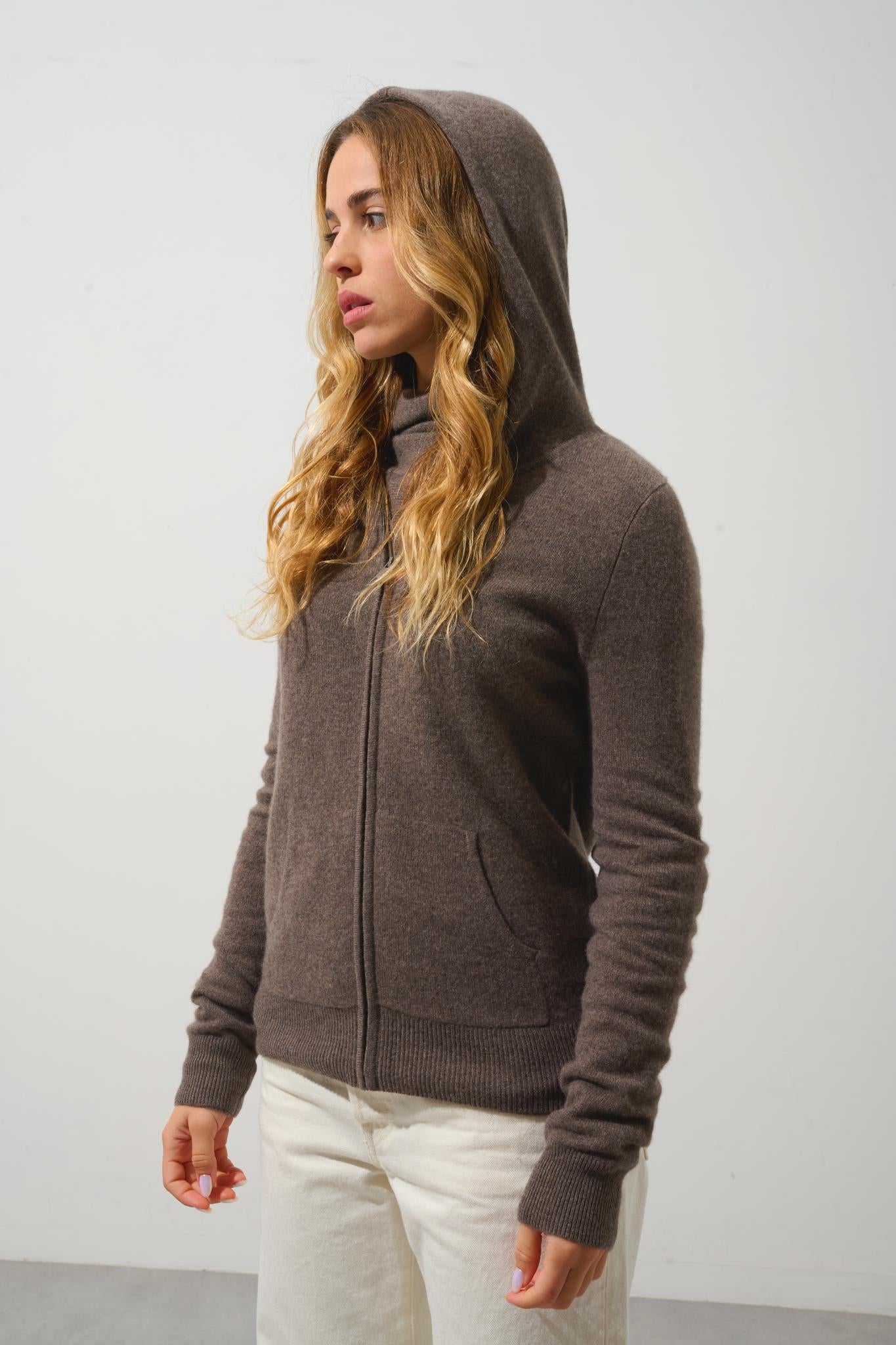 COLOMBIS Weste mit Reißverschluss und Kapuze in meliertem Taupe, 100 % Kaschmir