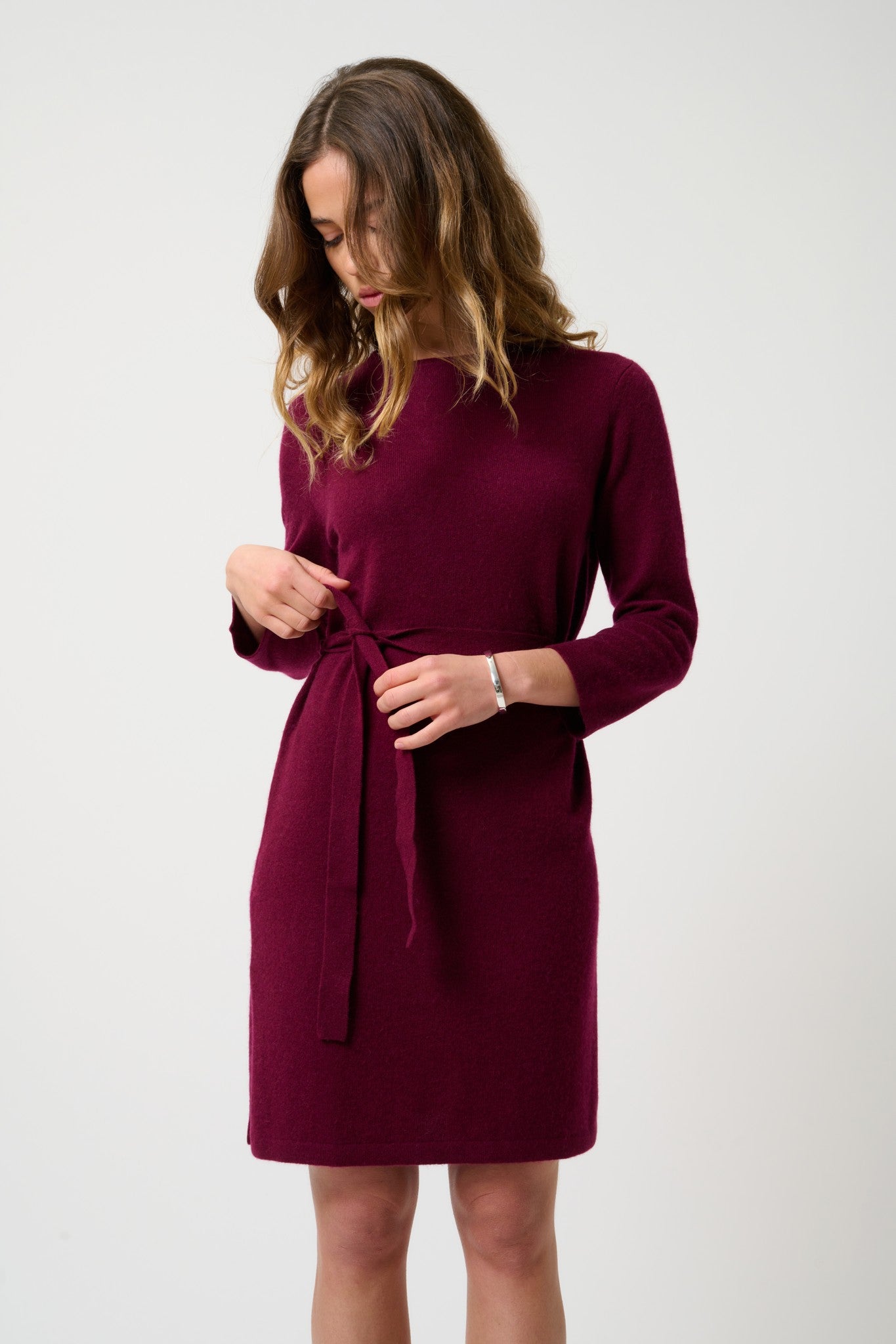 coniston robe col rond avec ceinture bordeaux 100% cachemire