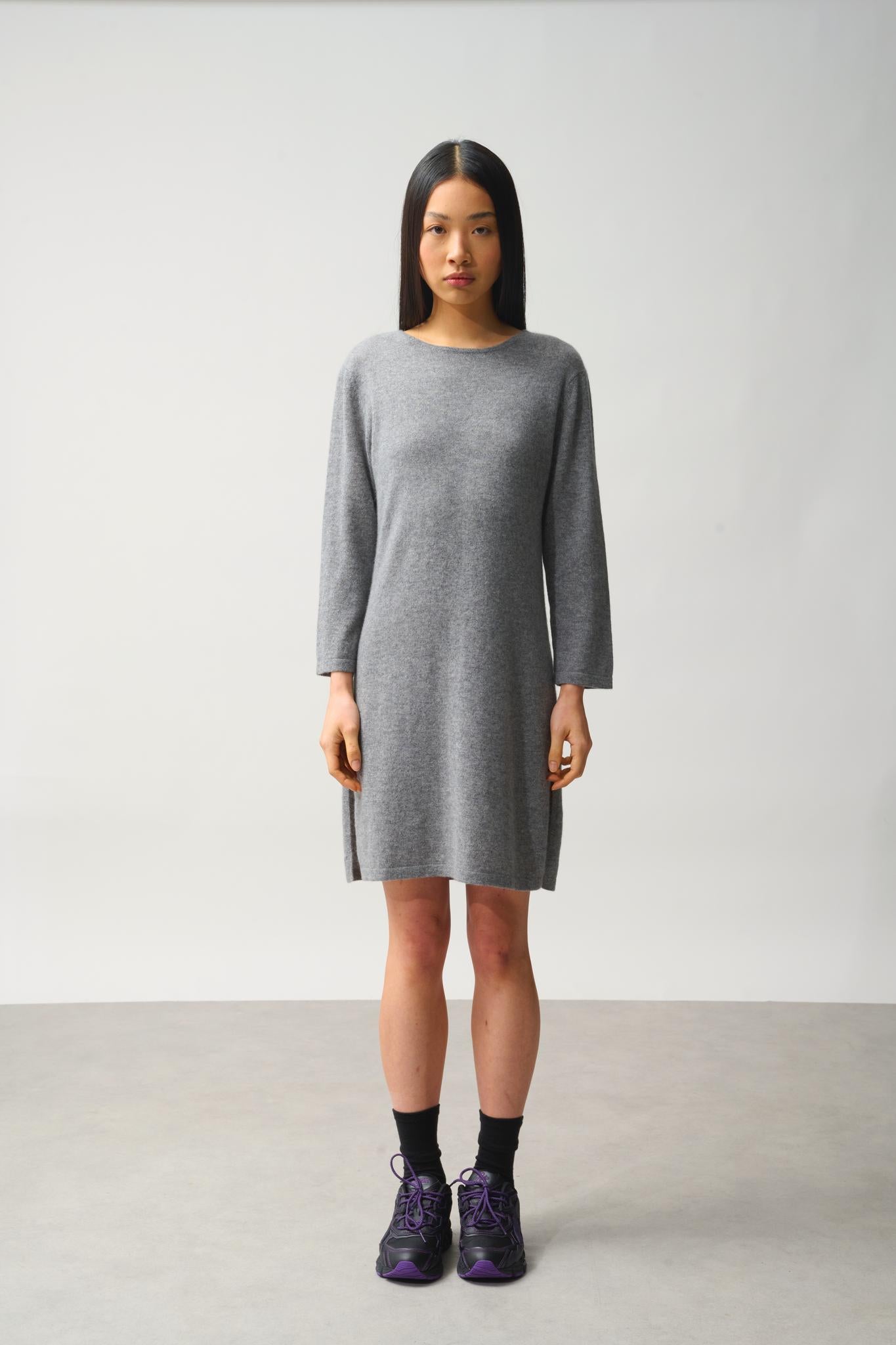 CONISTON 100% cashmere round-neck dress with chiné flannel belt