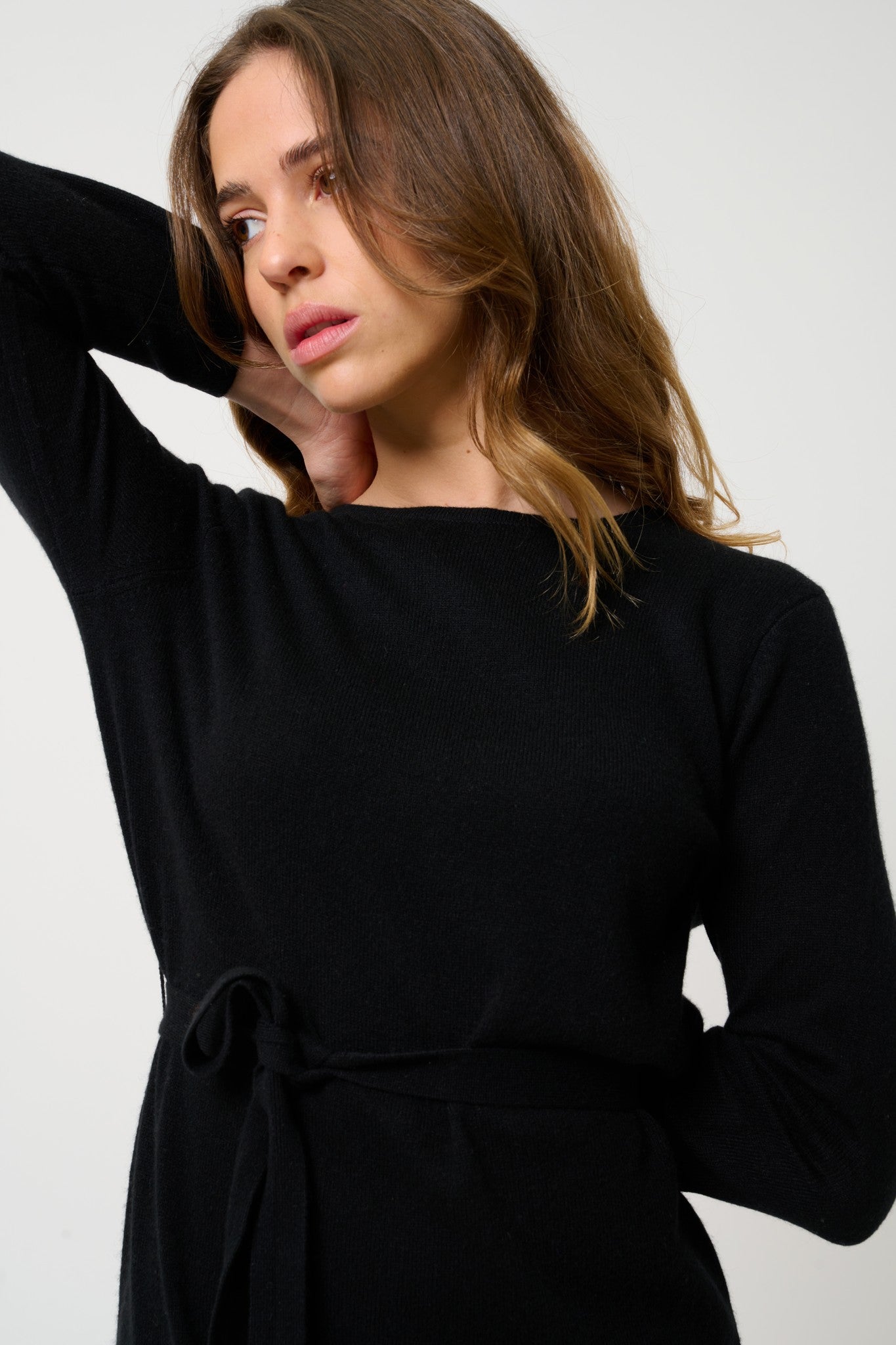 coniston robe col rond avec ceinture noir 100% cachemire