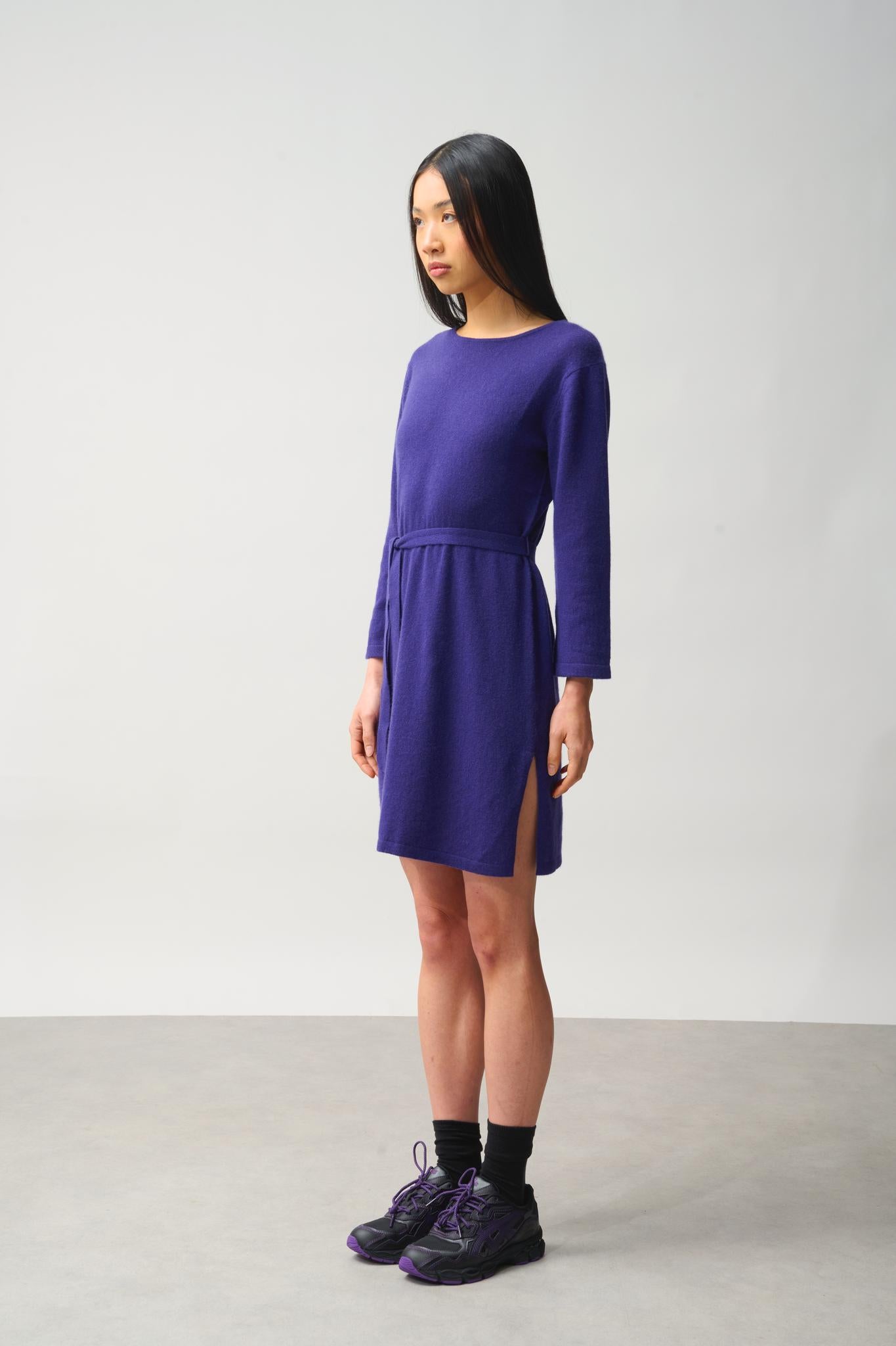 CONISTON robe col rond avec ceinture purple 100% cachemire