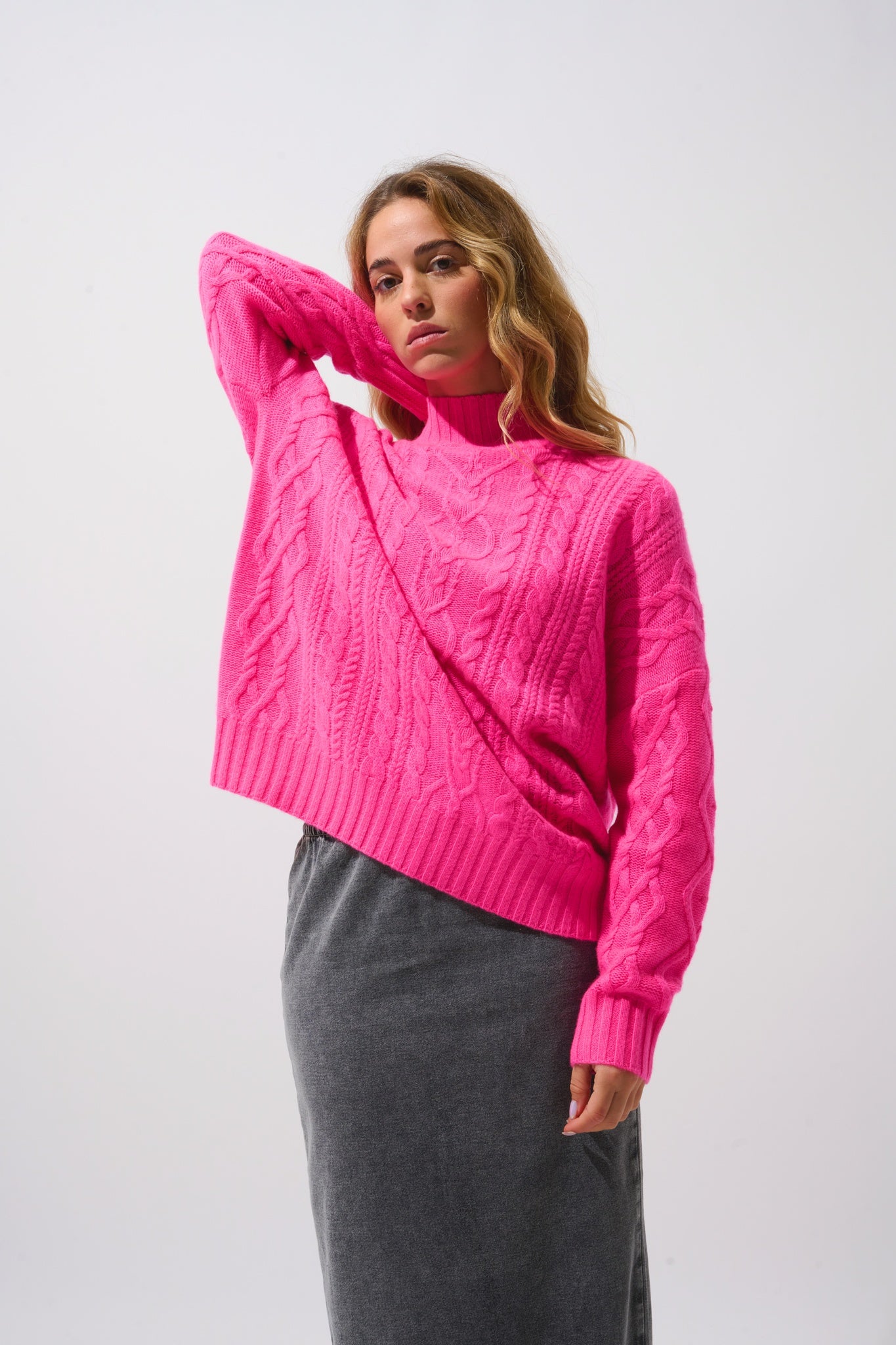 CORINNE pull col montant 6 fils rose fluo 100% cachemire