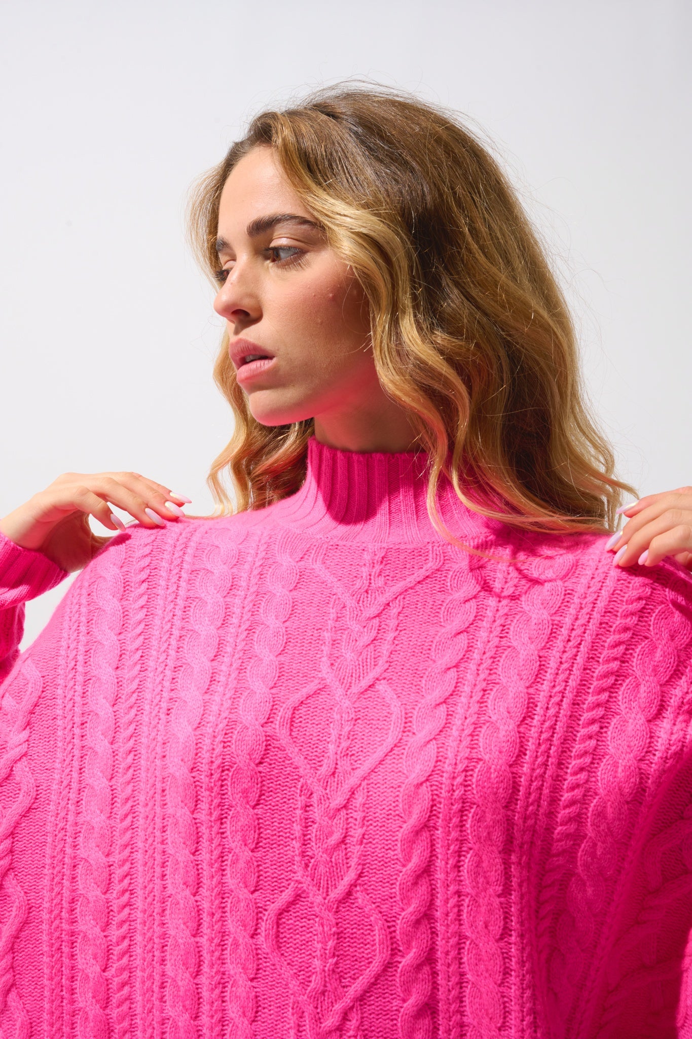 CORINNE pull col montant 6 fils rose fluo 100% cachemire