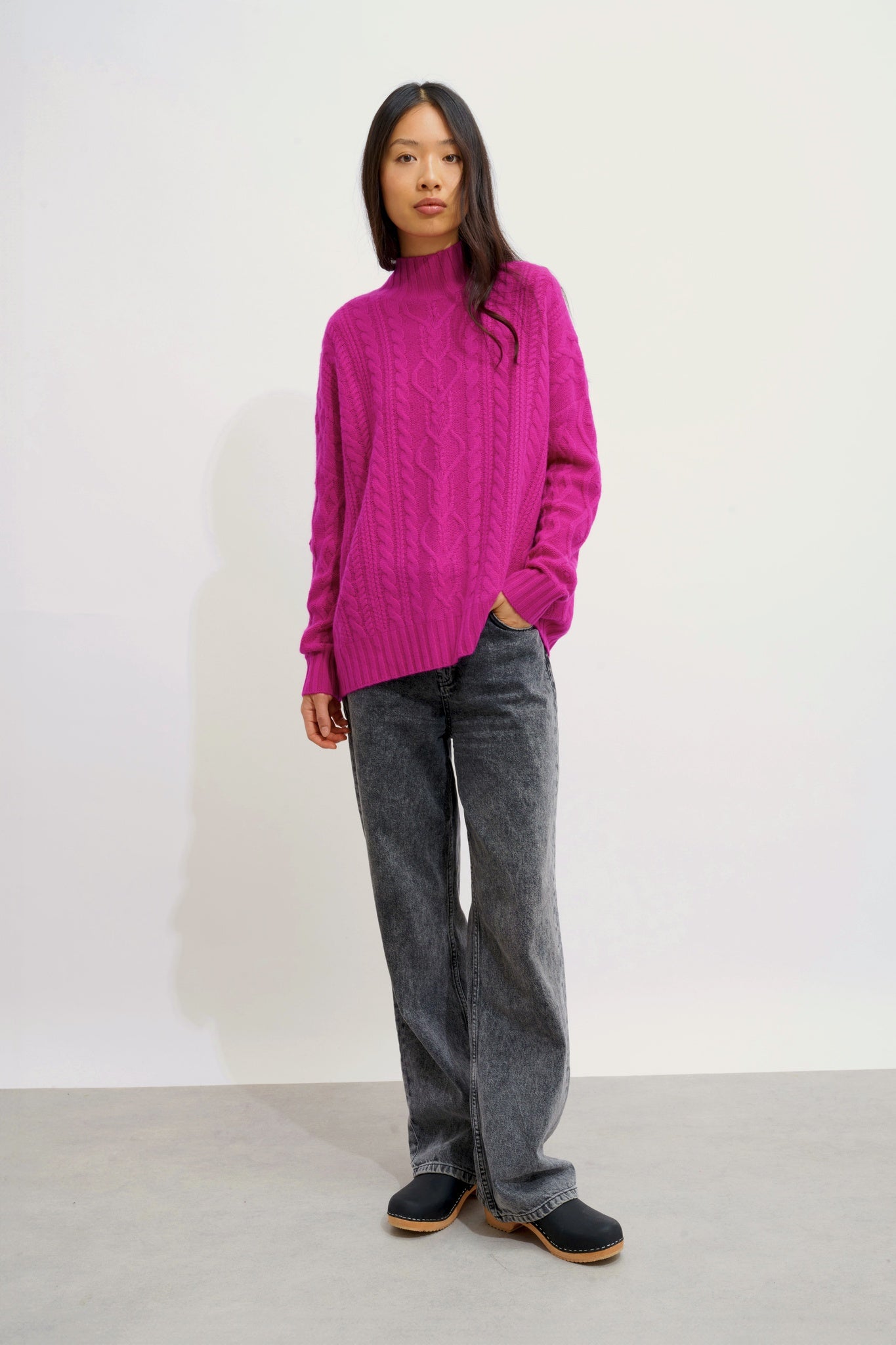 CORINNE pull col montant 6 fils violine 100% cachemire