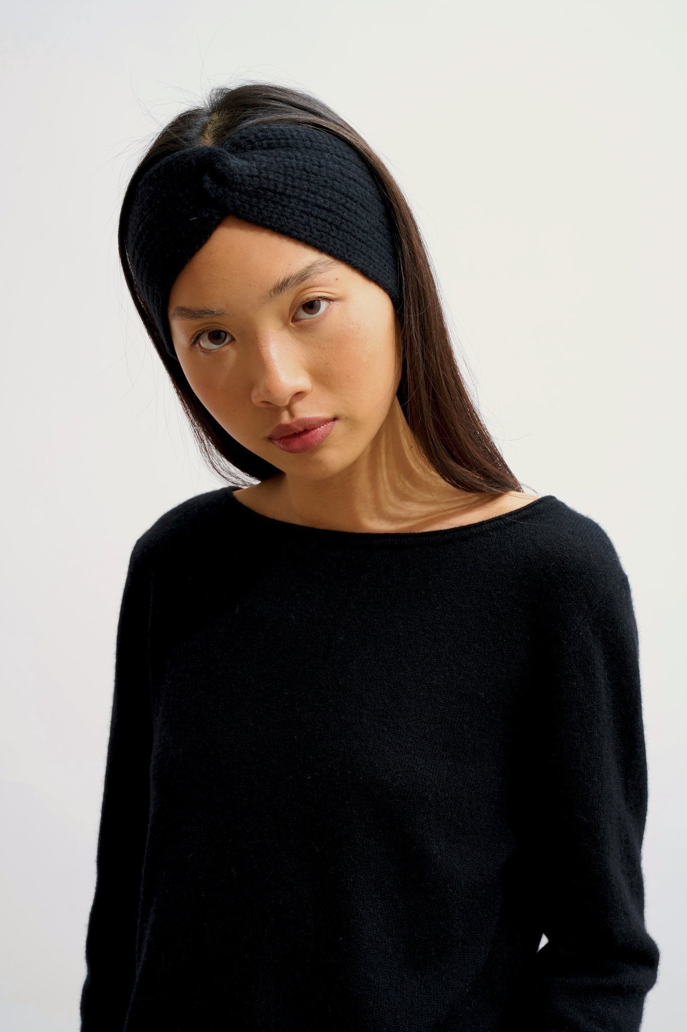 CRIOU schwarzer Pullover mit U-Boot-Ausschnitt, 100 % Kaschmir