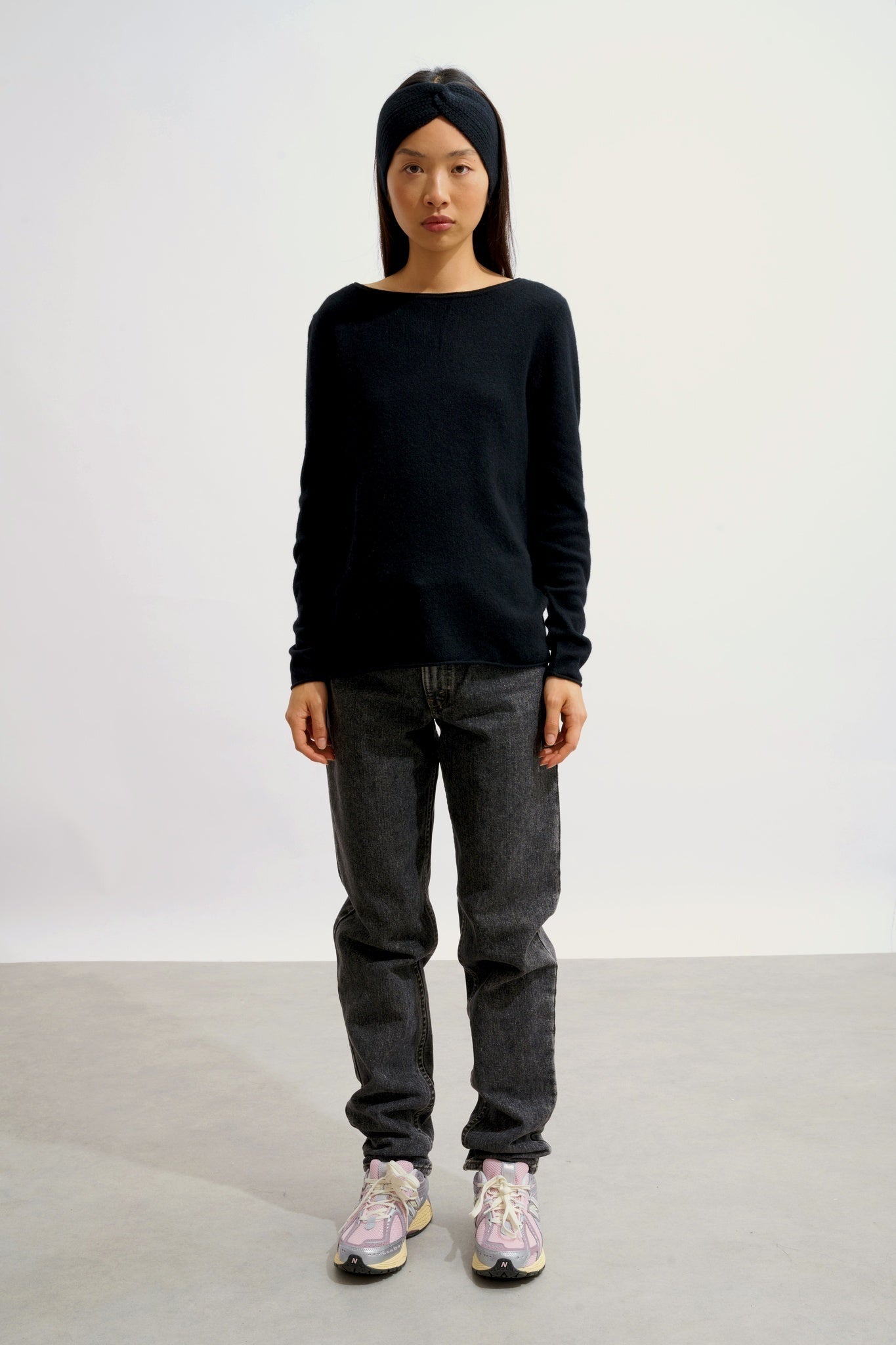 CRIOU schwarzer Pullover mit U-Boot-Ausschnitt, 100 % Kaschmir