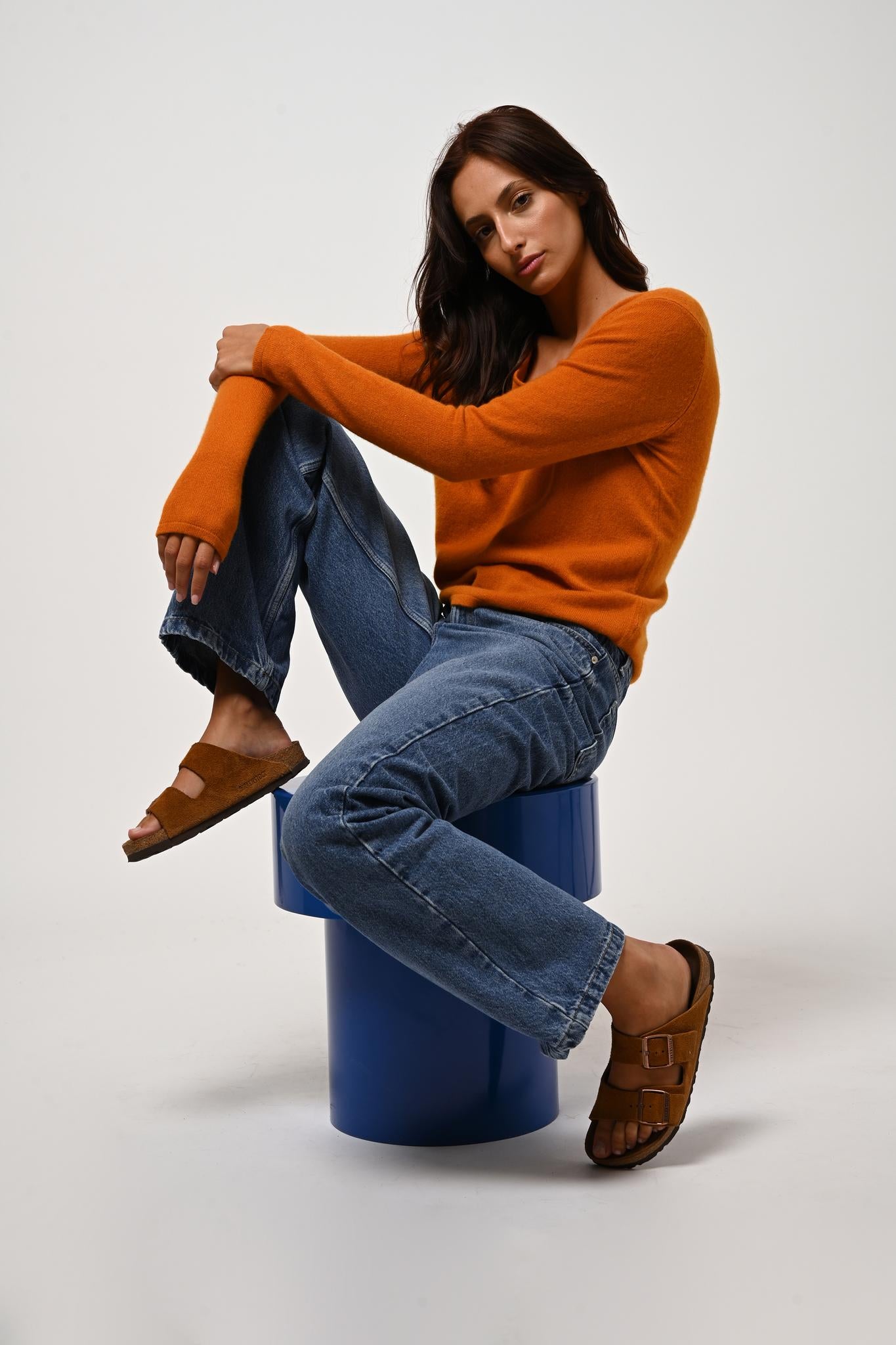 CRIOU Pullover mit ockerfarbenem Bootsausschnitt aus 100% Kaschmir