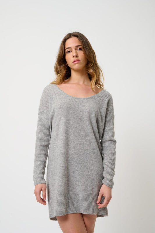 DANA wolkenfarbenes U-Ausschnitt-Kleid aus 100 % Kaschmir