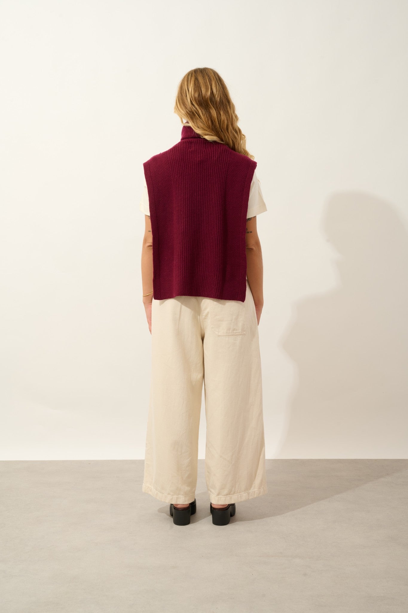 demi poncho ouvert col roulé 4 fils bordeaux 100% cachemire