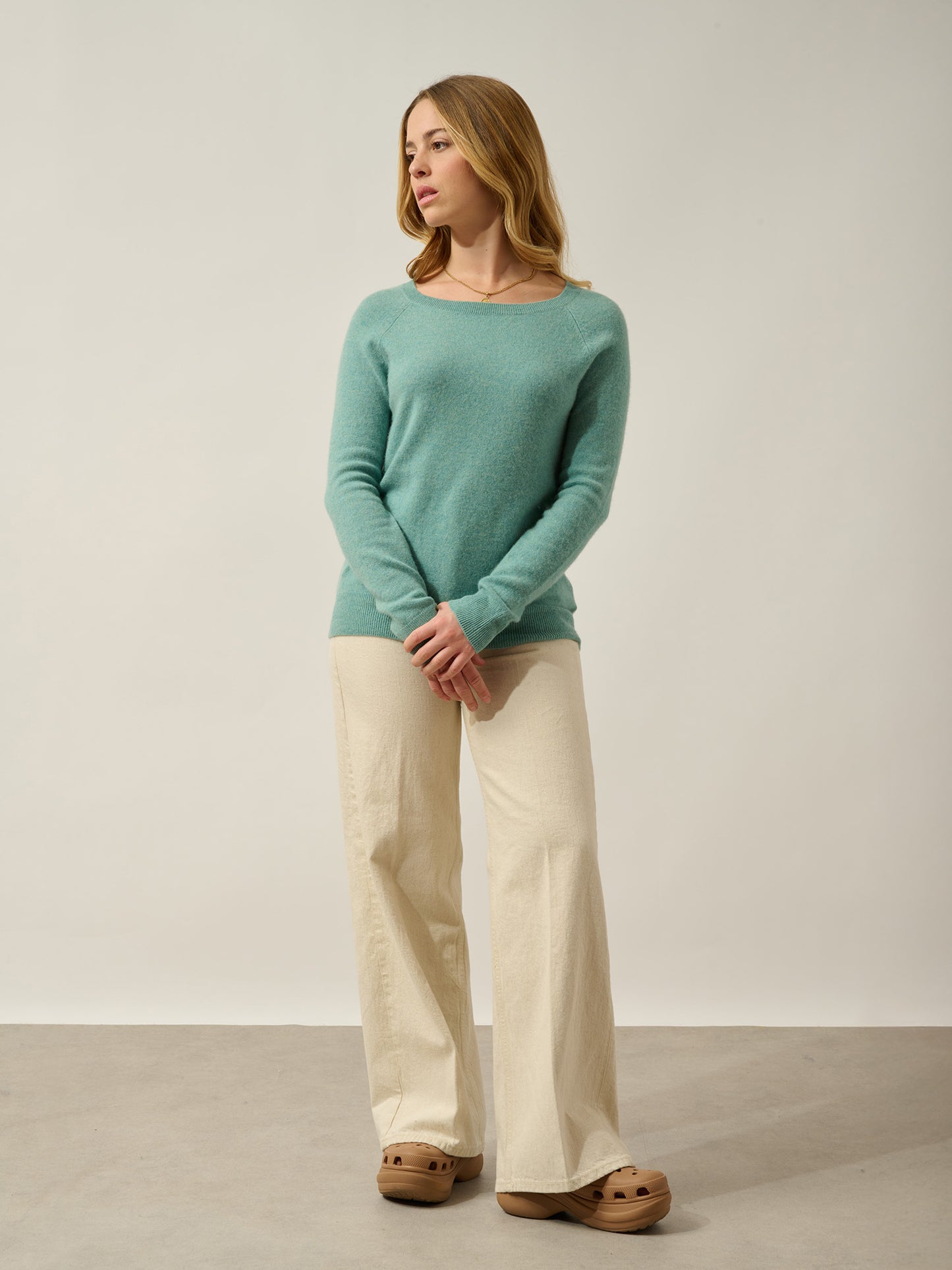 DIBONA boat-neck sweater drop back mottled green 100% cashmere