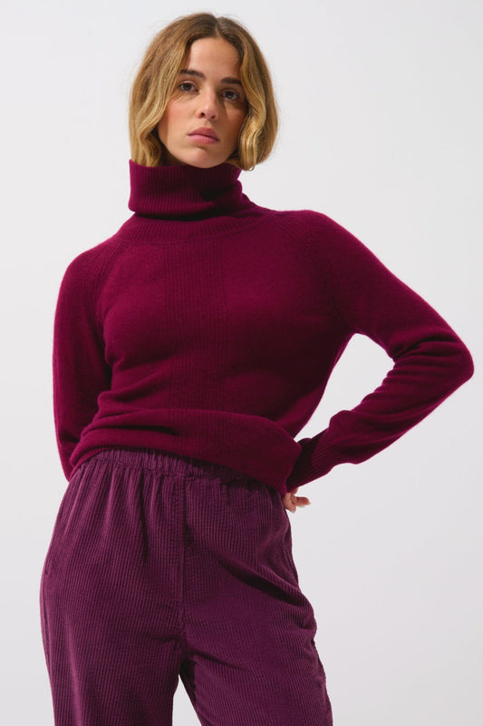 DOLCE burgundy turtleneck sweater 100% cashmere
