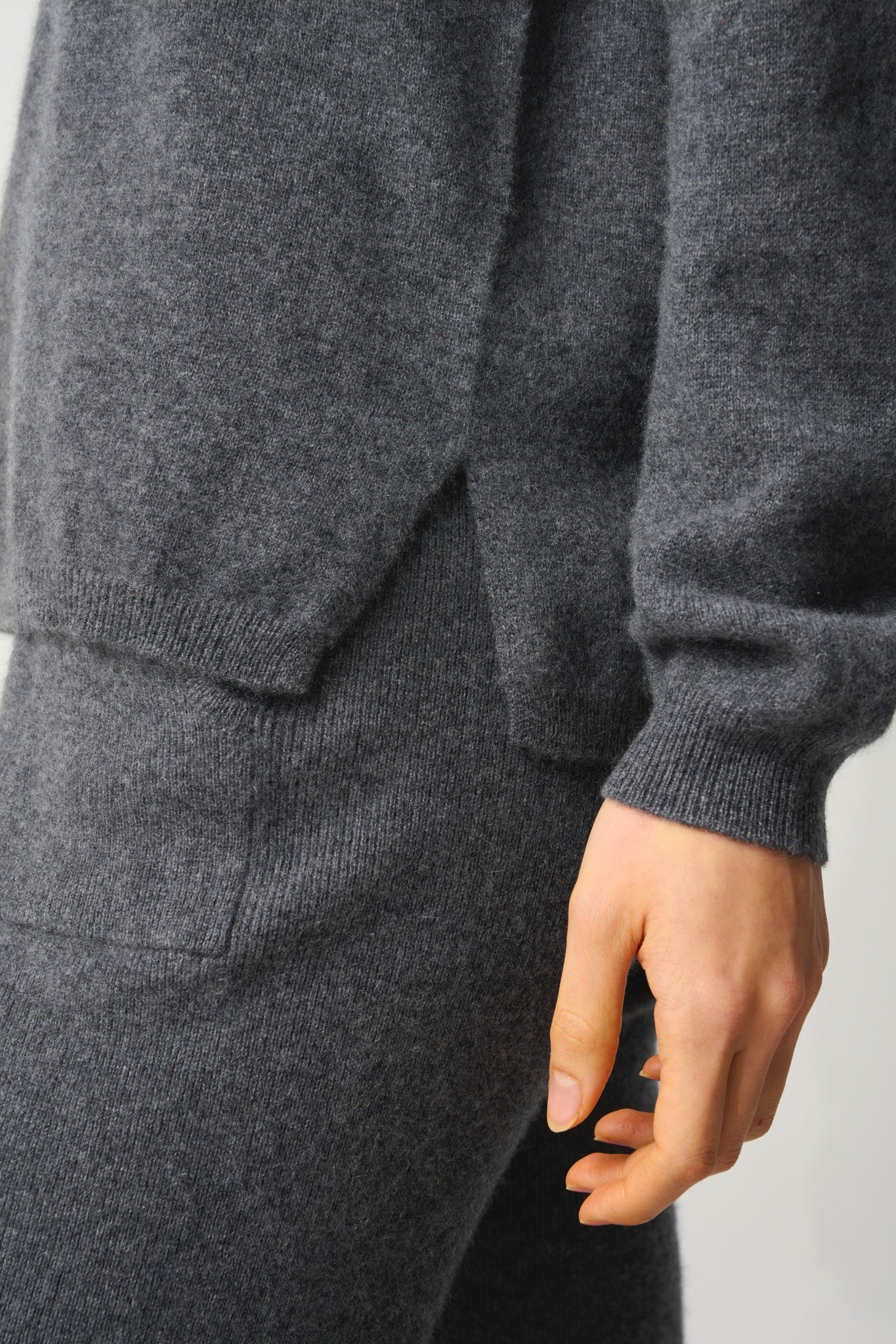 DORTE pull capuche anthracite chiné 100% cachemire