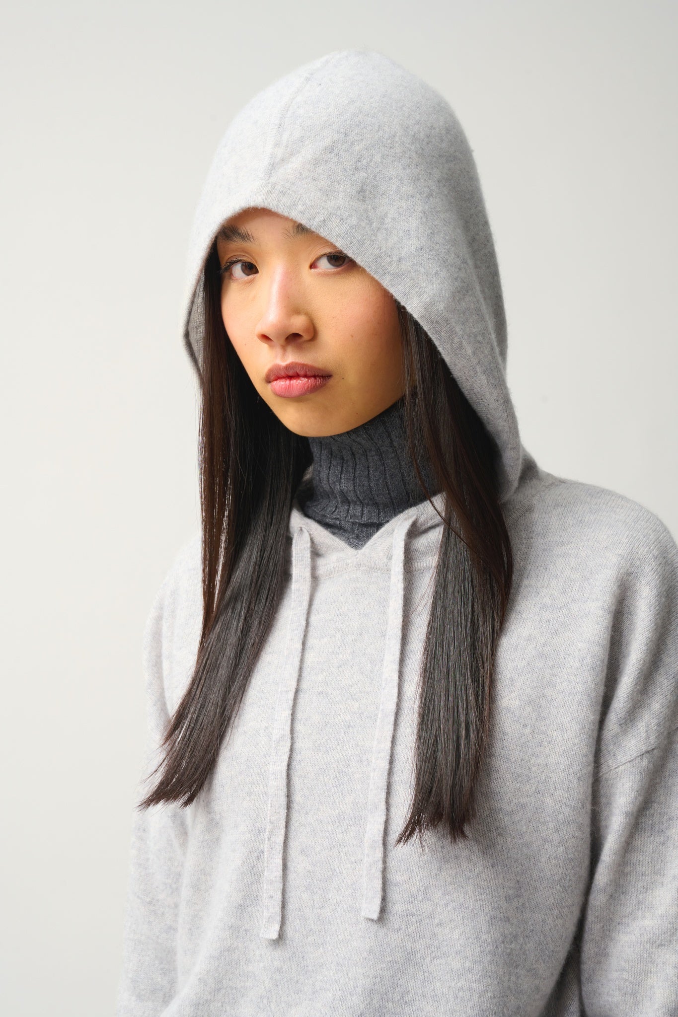 DORTE pull capuche gris clair chiné 100% cachemire