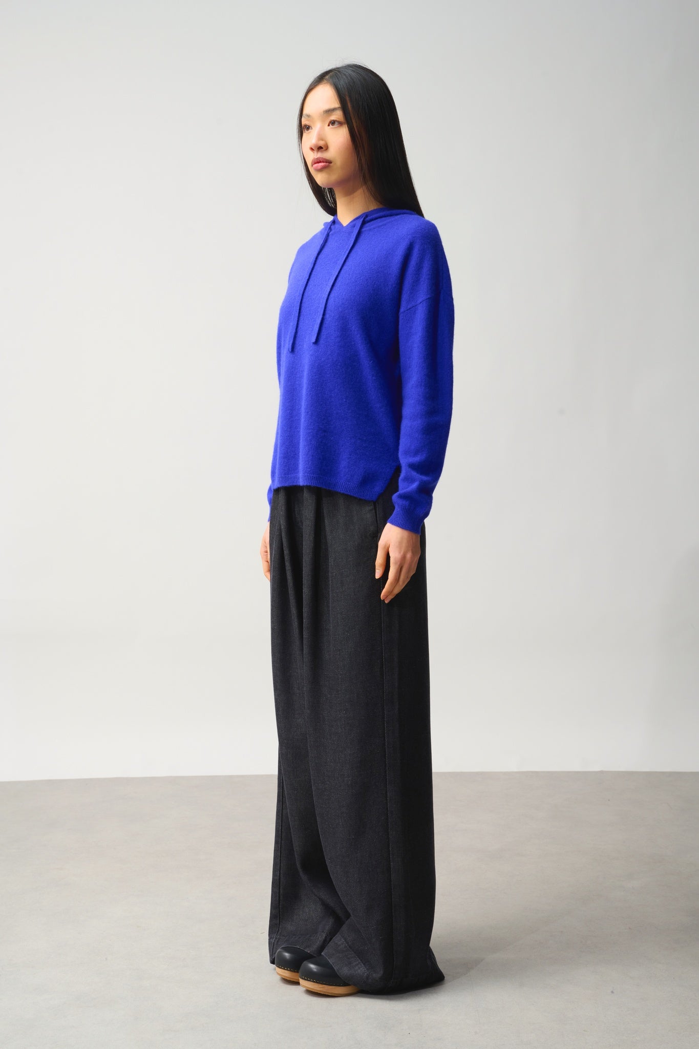 DORTE pull capuche indigo 100% cachemire