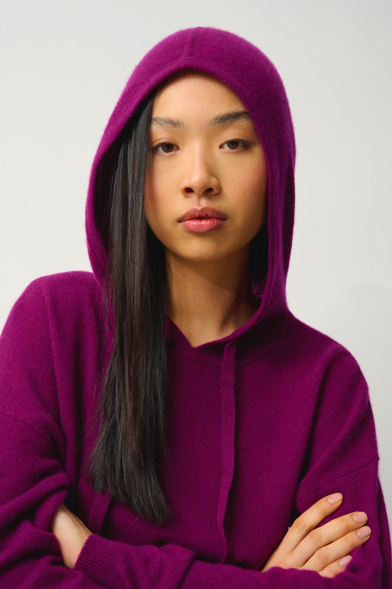 DORTE pull capuche prune 100% cachemire