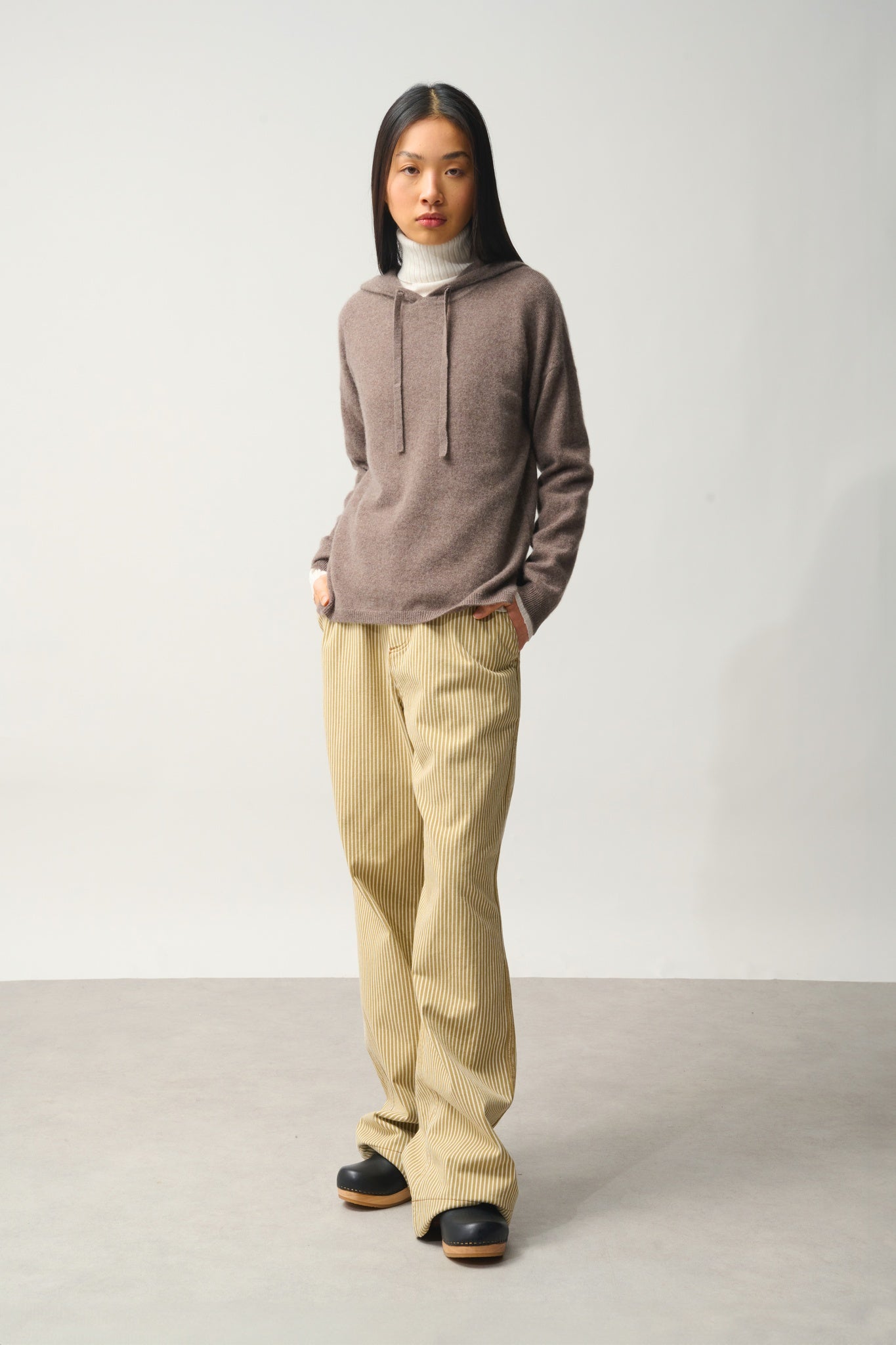 DORTE pull capuche taupe chiné 100% cachemire