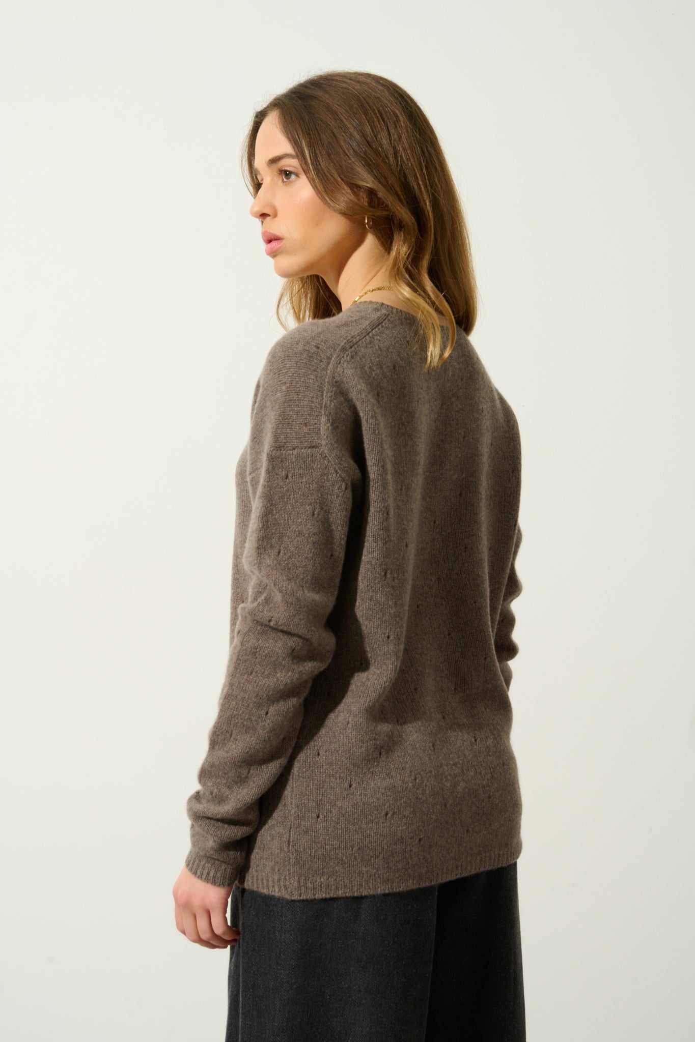 DOTY 4-fädiger taupemelierter Pullover mit V-Ausschnitt, 100 % Kaschmir