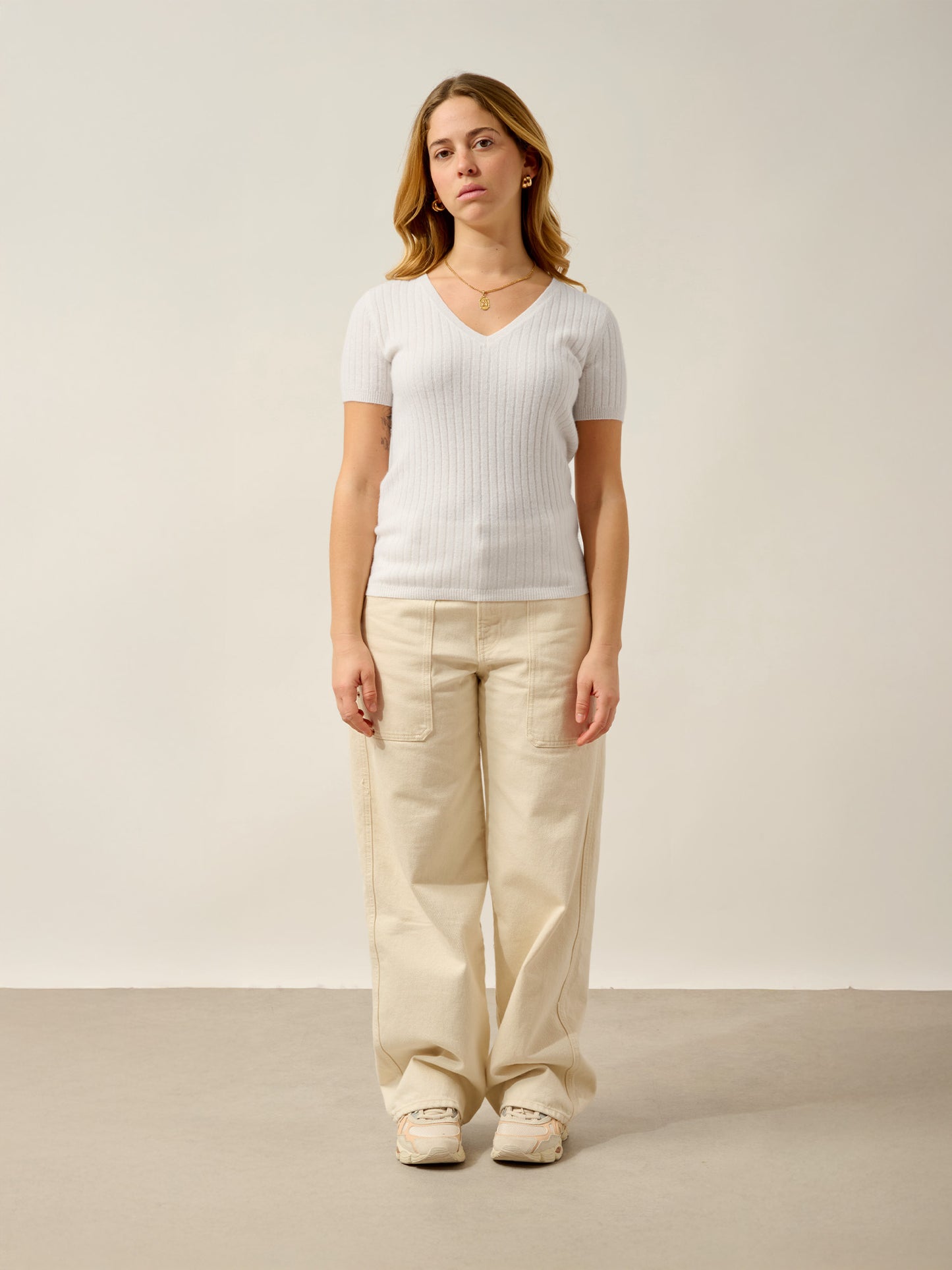 EIRA t-shirt col v neige 100% cachemire