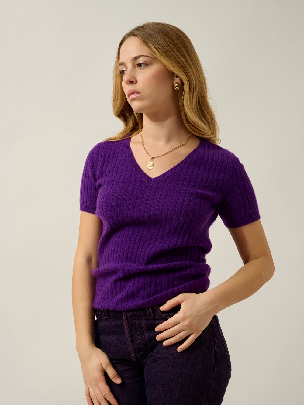 EIRA t-shirt col v violette 100% cachemire