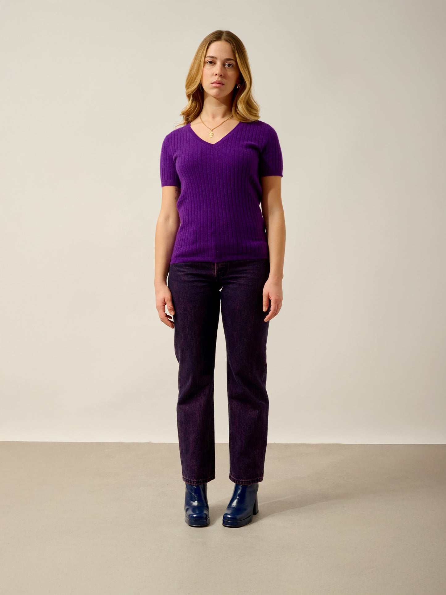 EIRA t-shirt col v violette 100% cachemire
