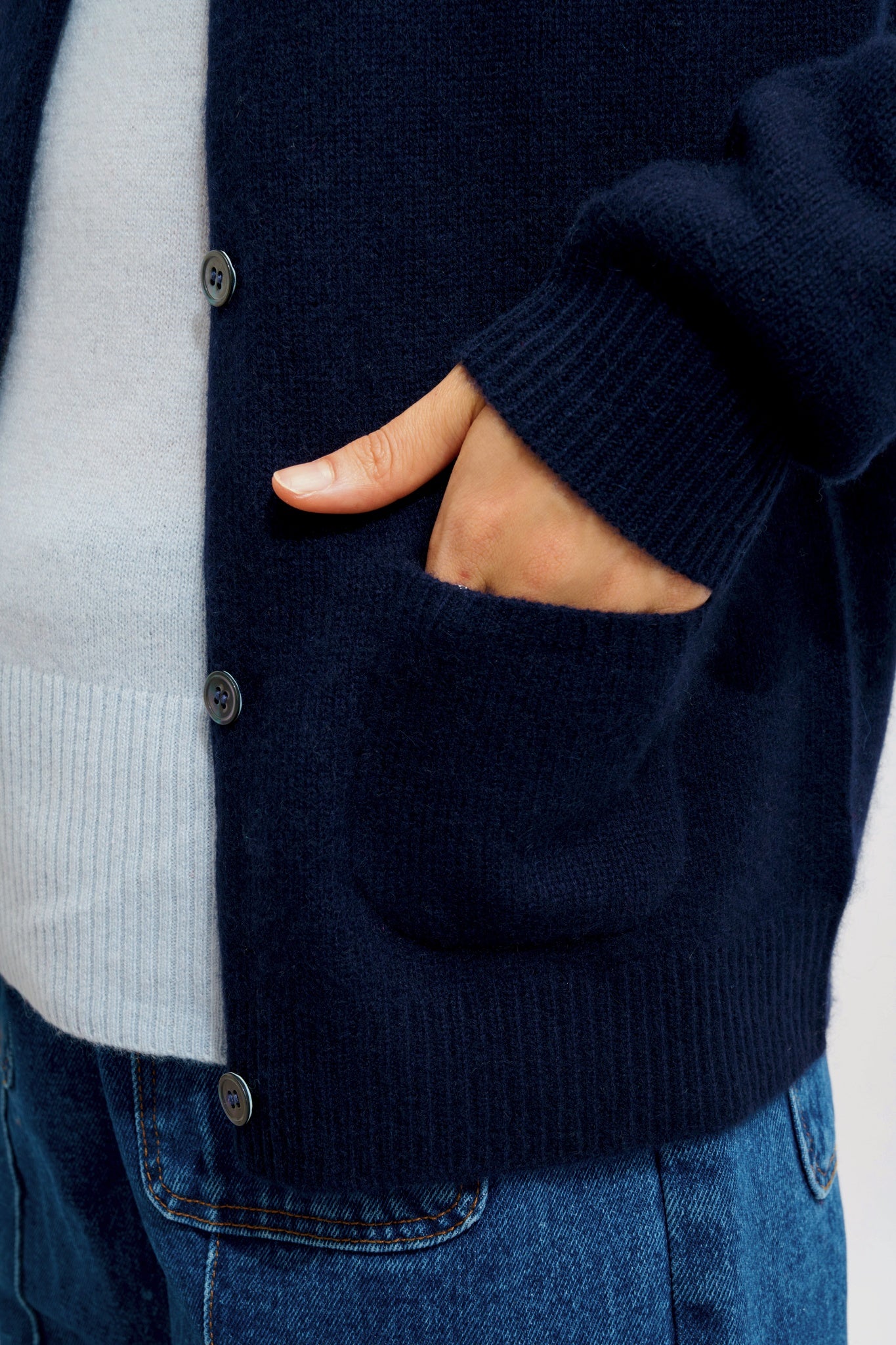 ELISE cardigan col rond 4 fils navy 100% cachemire