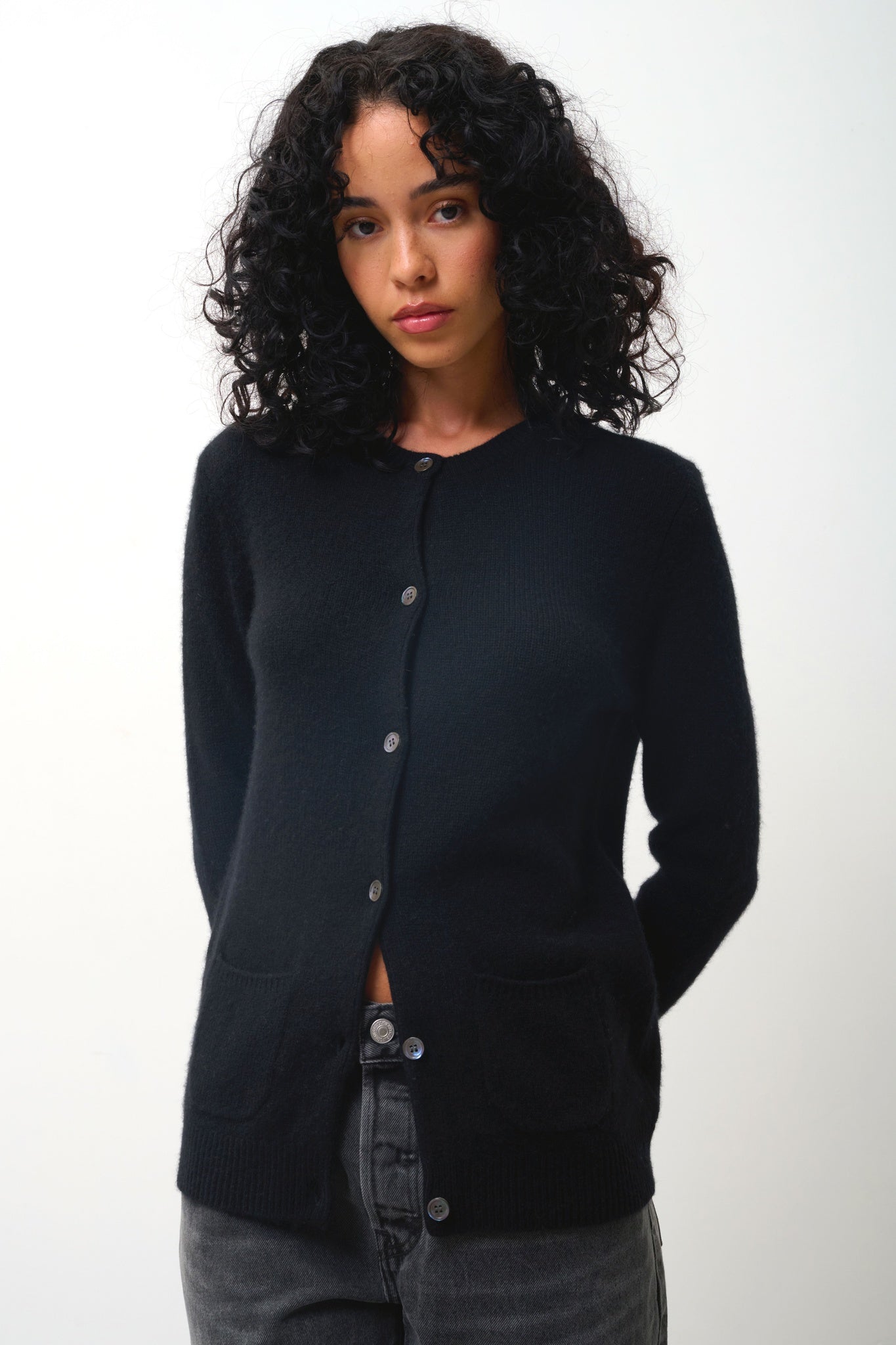 ELISE cardigan col rond 4 fils noir 100% cachemire