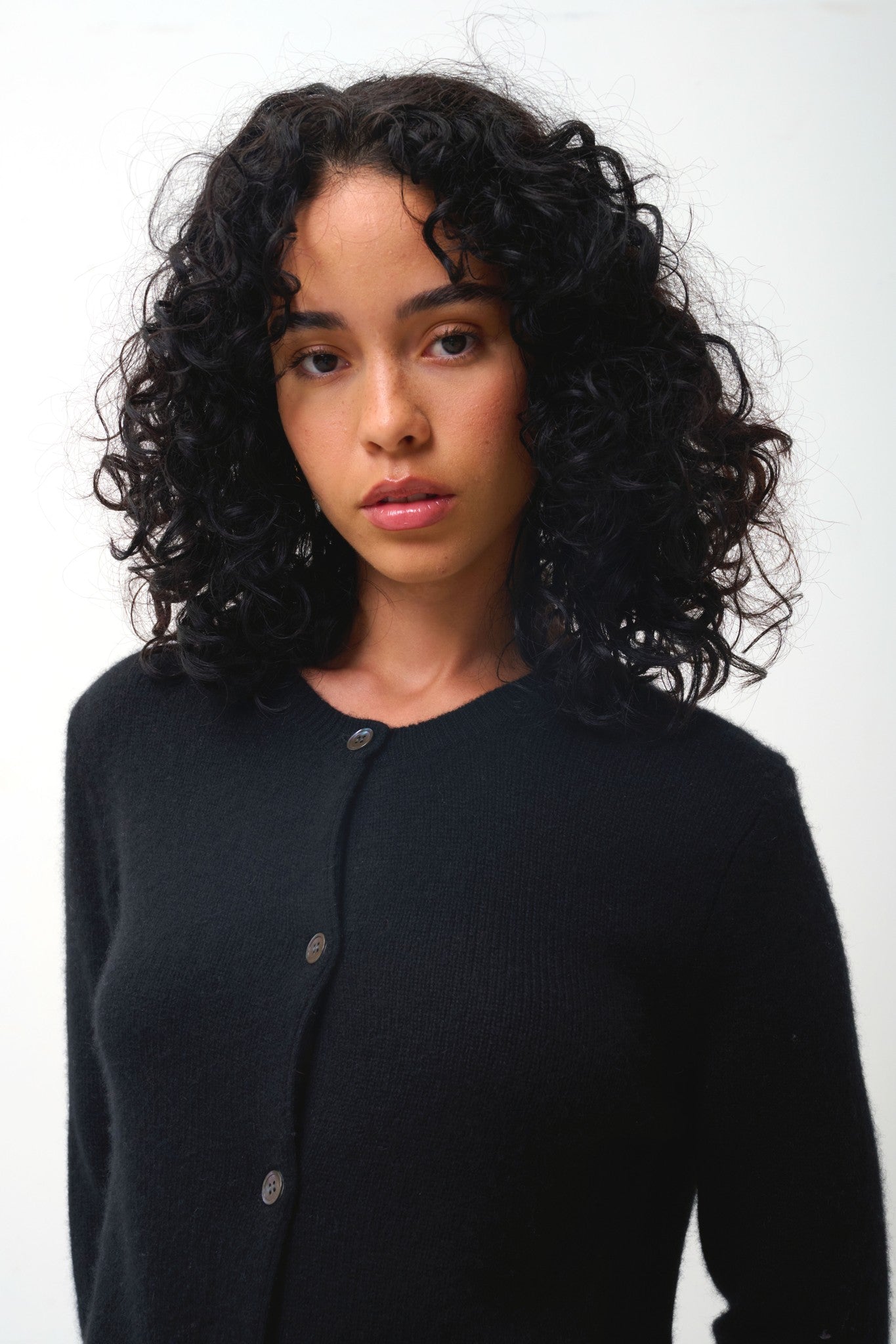 elise cardigan col rond 4 fils noir 100% cachemire