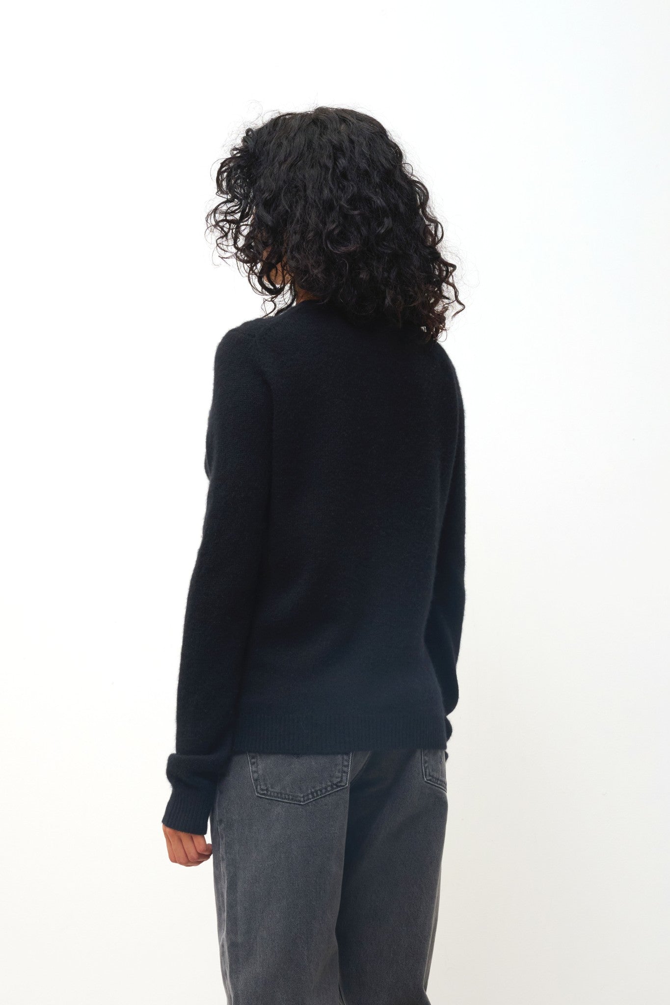 elise cardigan col rond 4 fils noir 100% cachemire