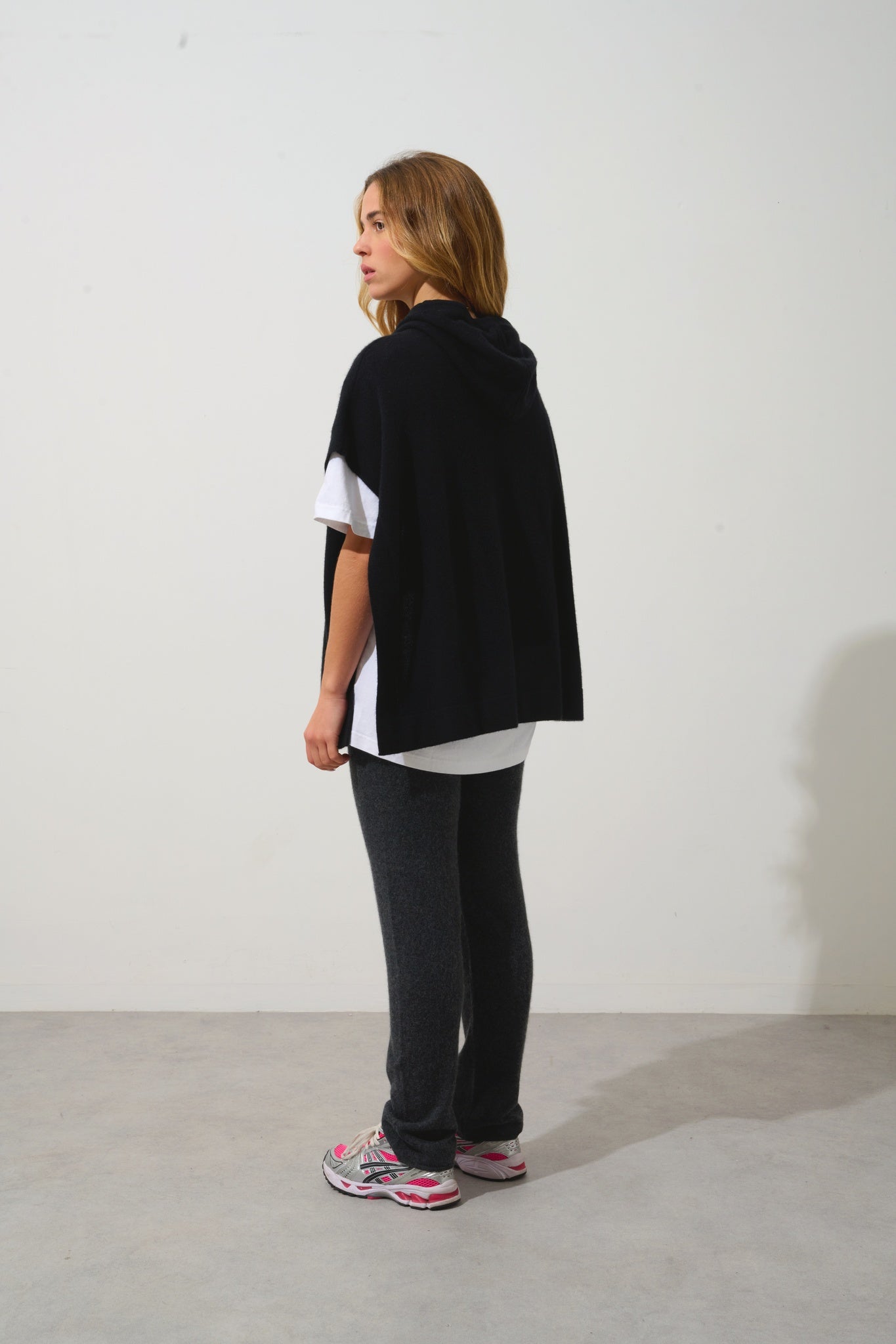 ELSA poncho capuche noir 100% cachemire