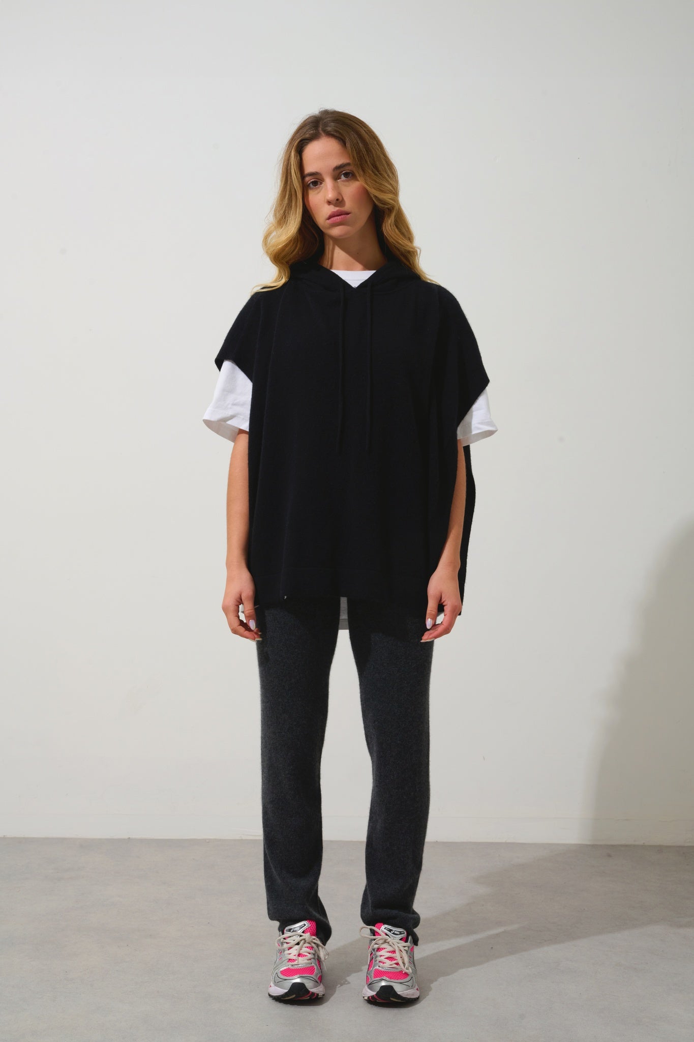 ELSA poncho capuche noir 100% cachemire