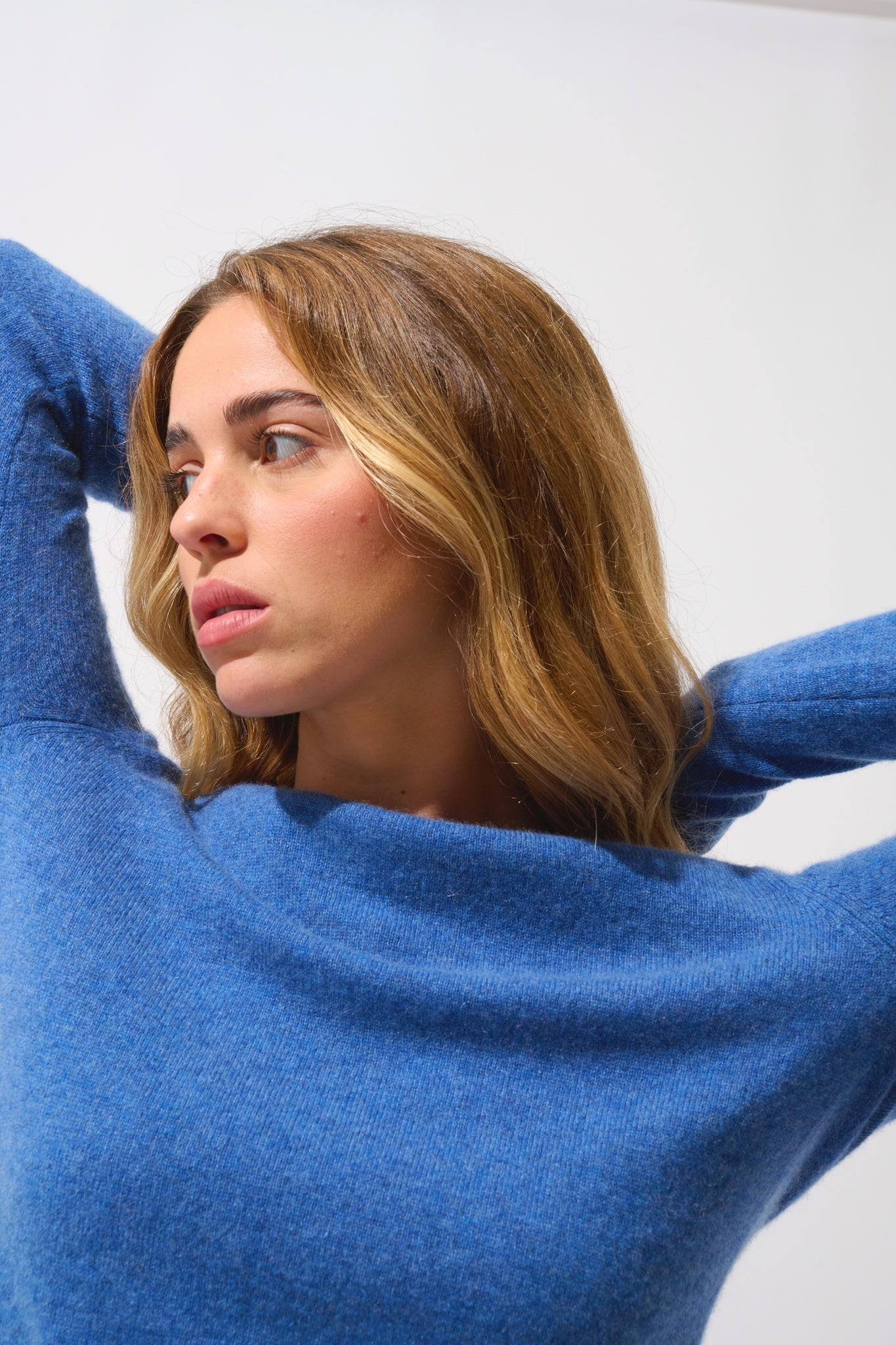 EPÉNA Pullover mit Rundhalsausschnitt in Denimblau aus 100% Kaschmir