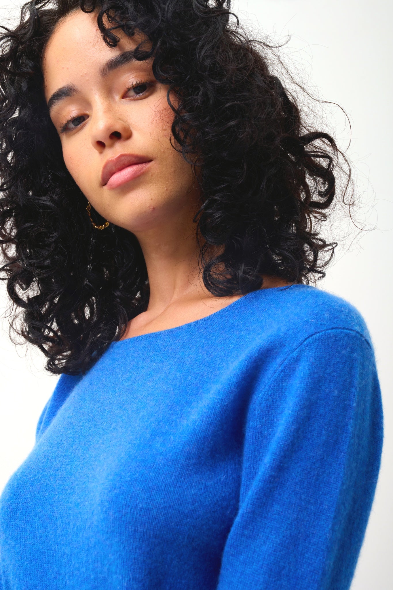 EPÉNA pull col rond bleu électrique 100% cachemire