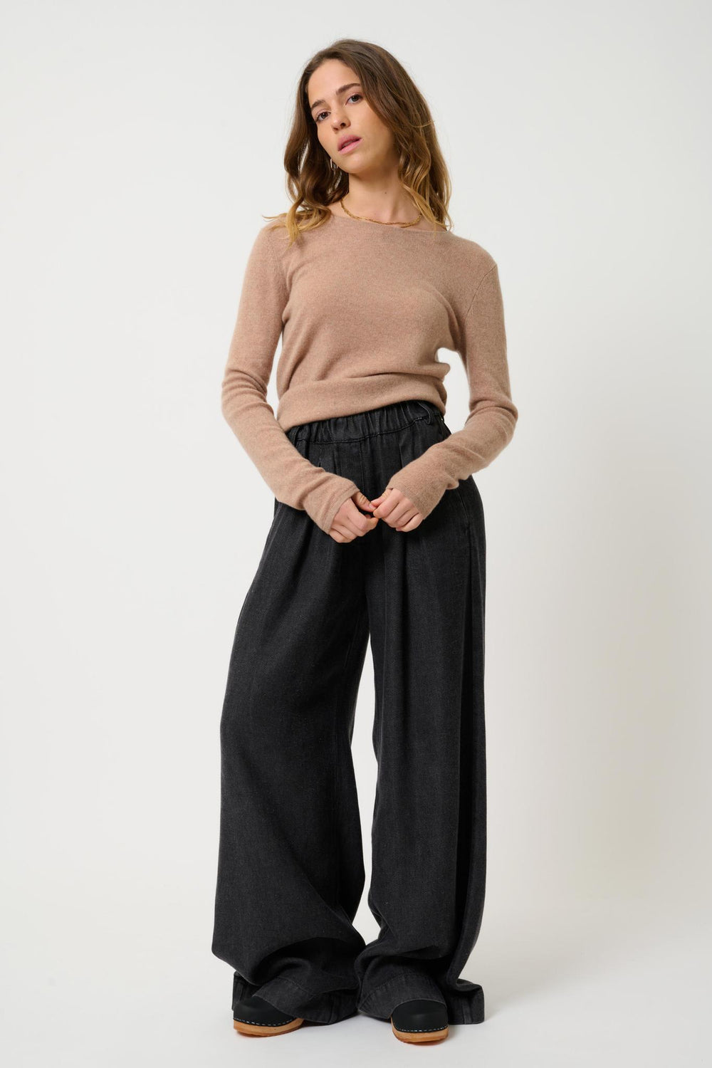 EPÉNA camel mottled round-neck sweater 100% cashmere