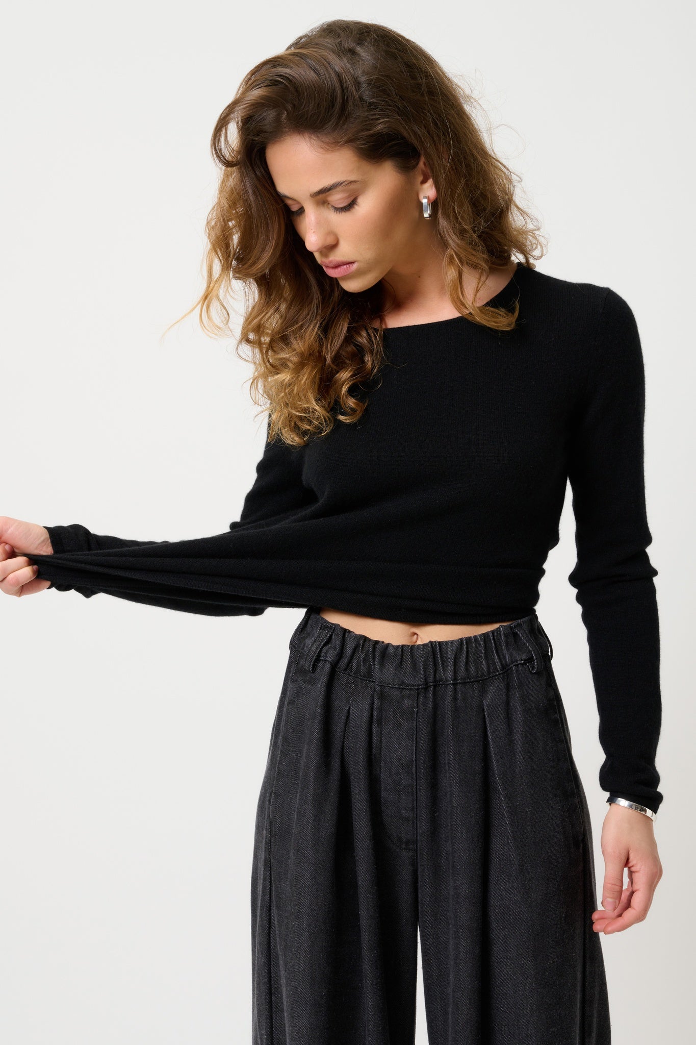 EPÉNA schwarzer Rundhalspullover 100% Kaschmir