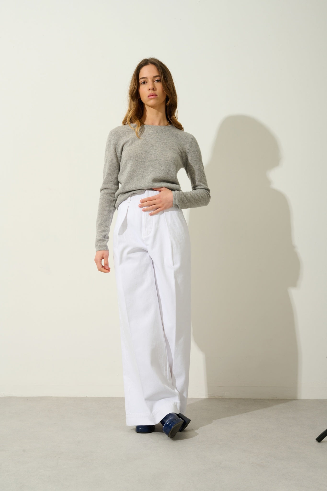 EPÉNA 100 % Kaschmir melierter Wolkenpullover mit Rundhalsausschnitt